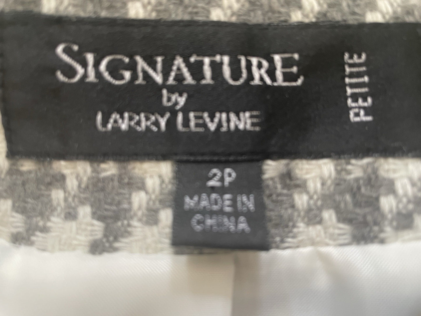 LARRY LEVINE Signature NWOT Soft Gray & Winter White Houndstooth Suit, Size 2P13