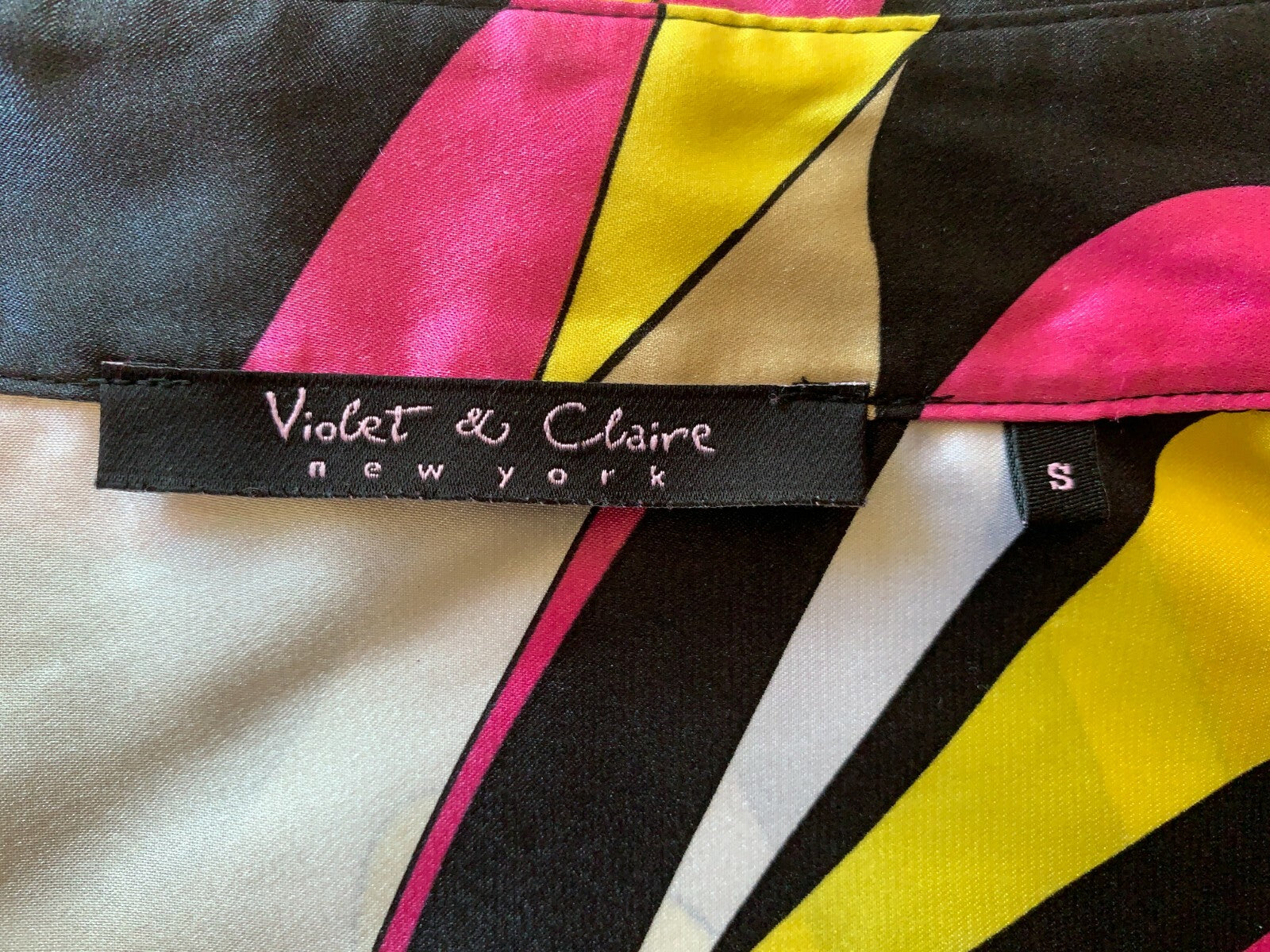 VIOLET & CLAIRE Multi-Color Short Sleeve Button Down Blouse4