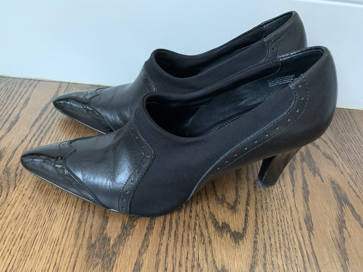 CAROLE LITTLE Women Size 7.5 Heels Leather Shoes Pointed Toe Style is Doogie0
