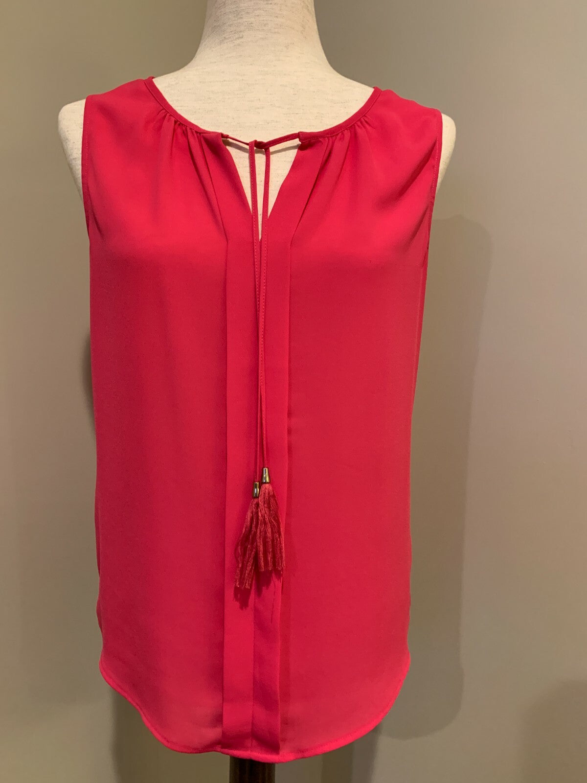 ROSE & OLIVE Fuchsia Tank w/tassel, Size XS0
