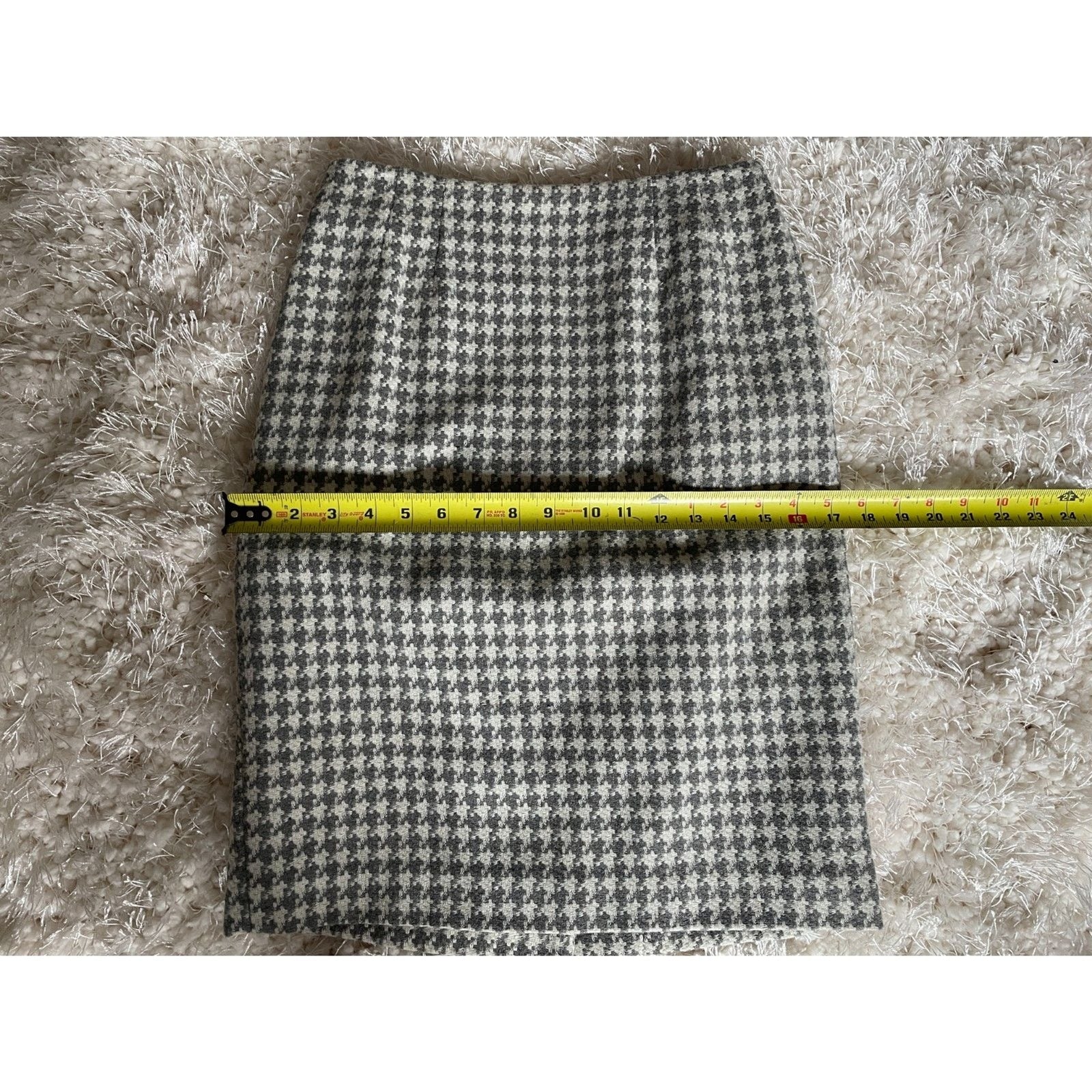 LARRY LEVINE Signature NWOT Soft Gray & Winter White Houndstooth Suit, Size 2P11