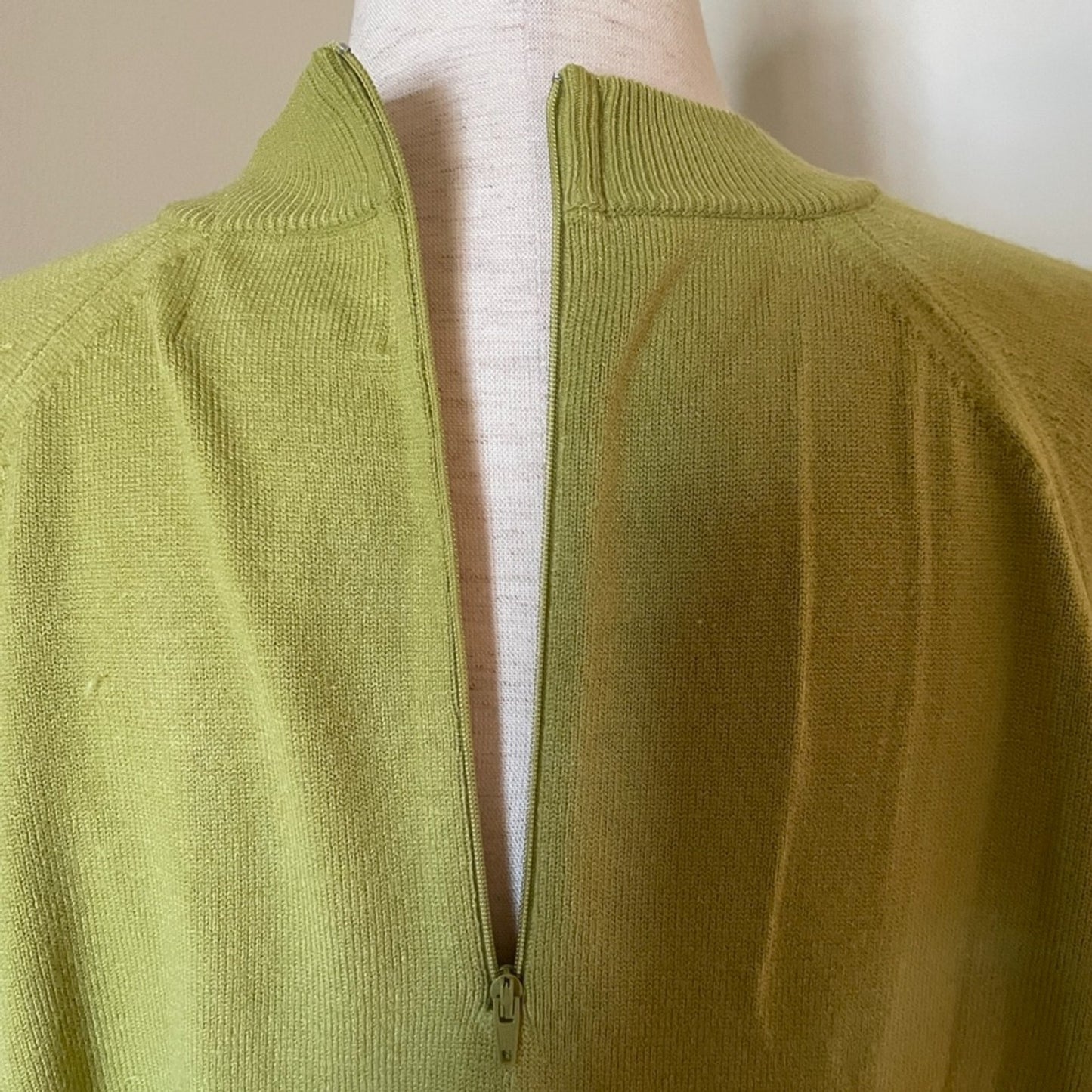 STITCHES IN TIME New Mock Neck Pea Green Sweater, Size 3X3