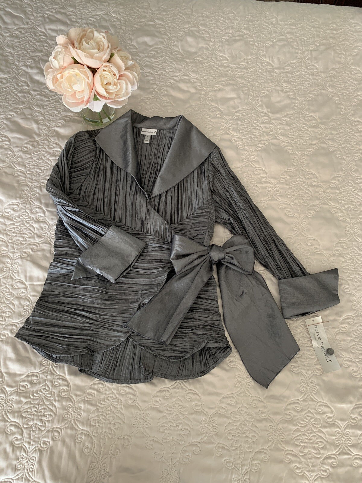 HARVE BENARD Fancy Crinkled Metallic Top w/Tie & Bow0