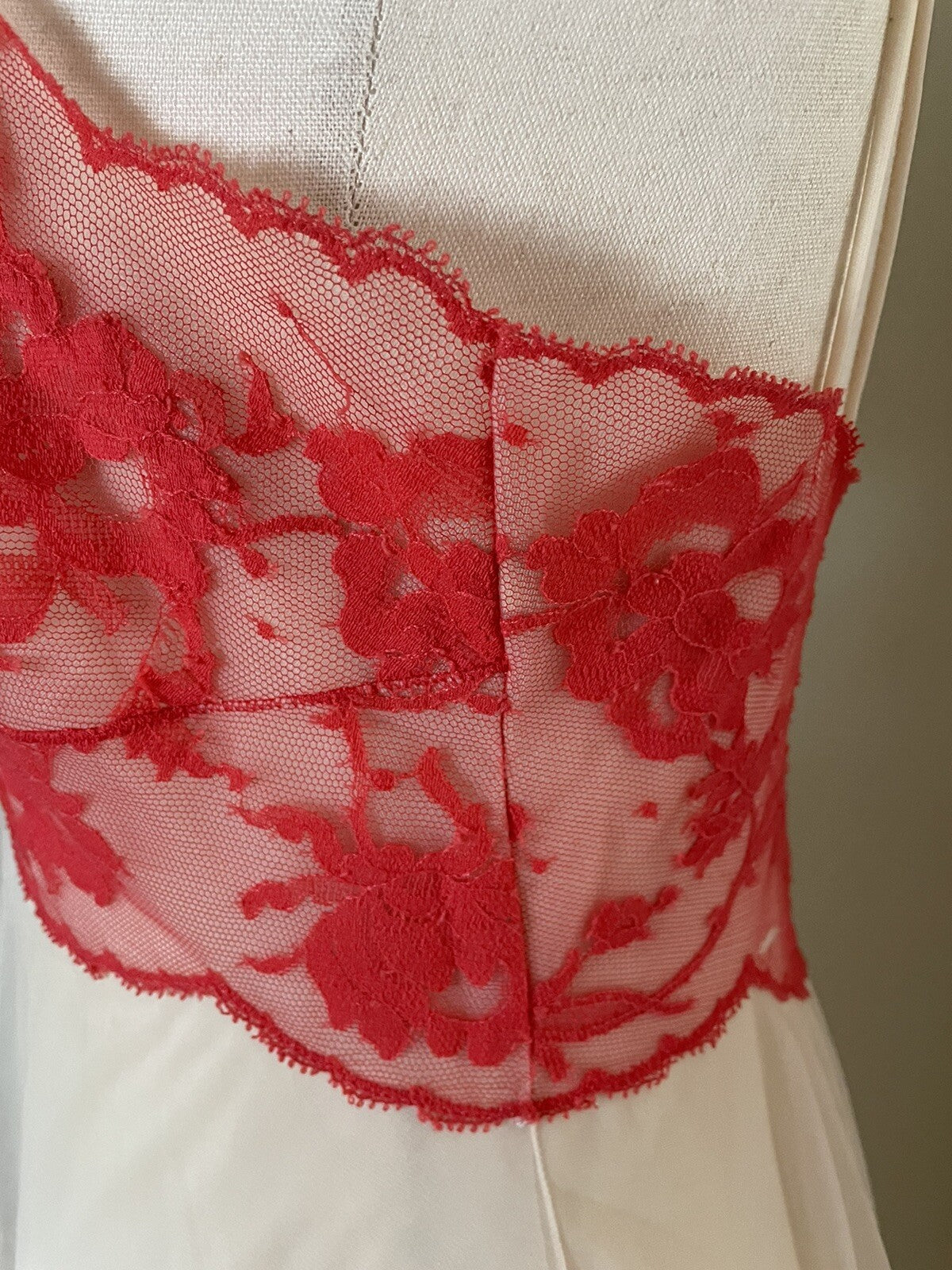 VANITY FAIR Vintage Long Chiffon & Lace Nightgown6
