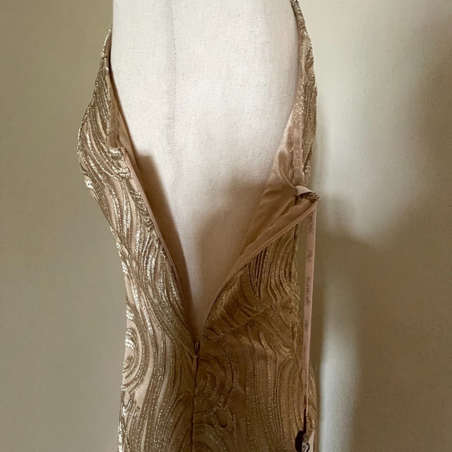 SUE WONG New Gold Sequin Beaded Swirl Dress, Size 22