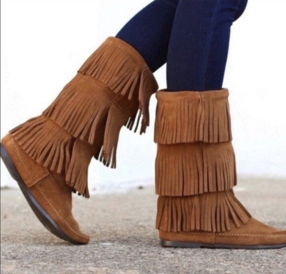 MINNETONKA Brown Suede Three Layer Fringe Boots, Size 70