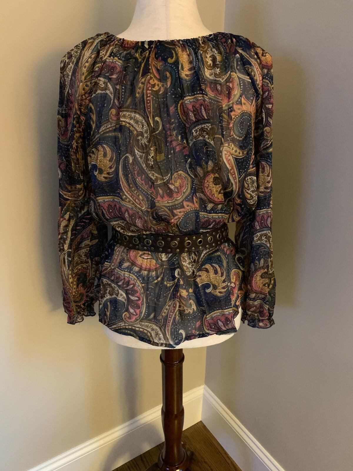FIRE LOS ANGELES Feminine Navy & Pink Paisley Blouse, Size S1