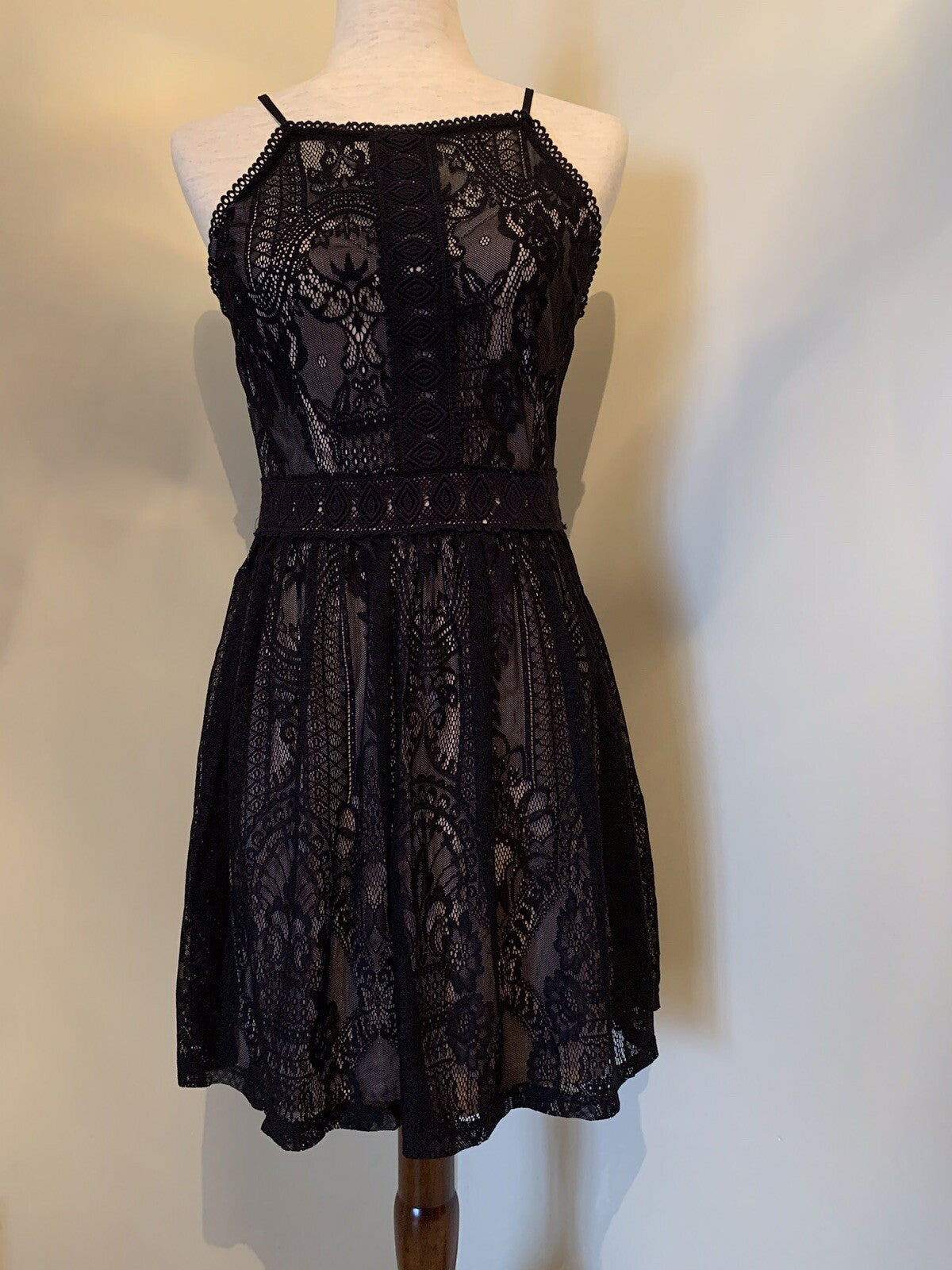 FRANCESCA’S Black Lace dress with overlay lining0