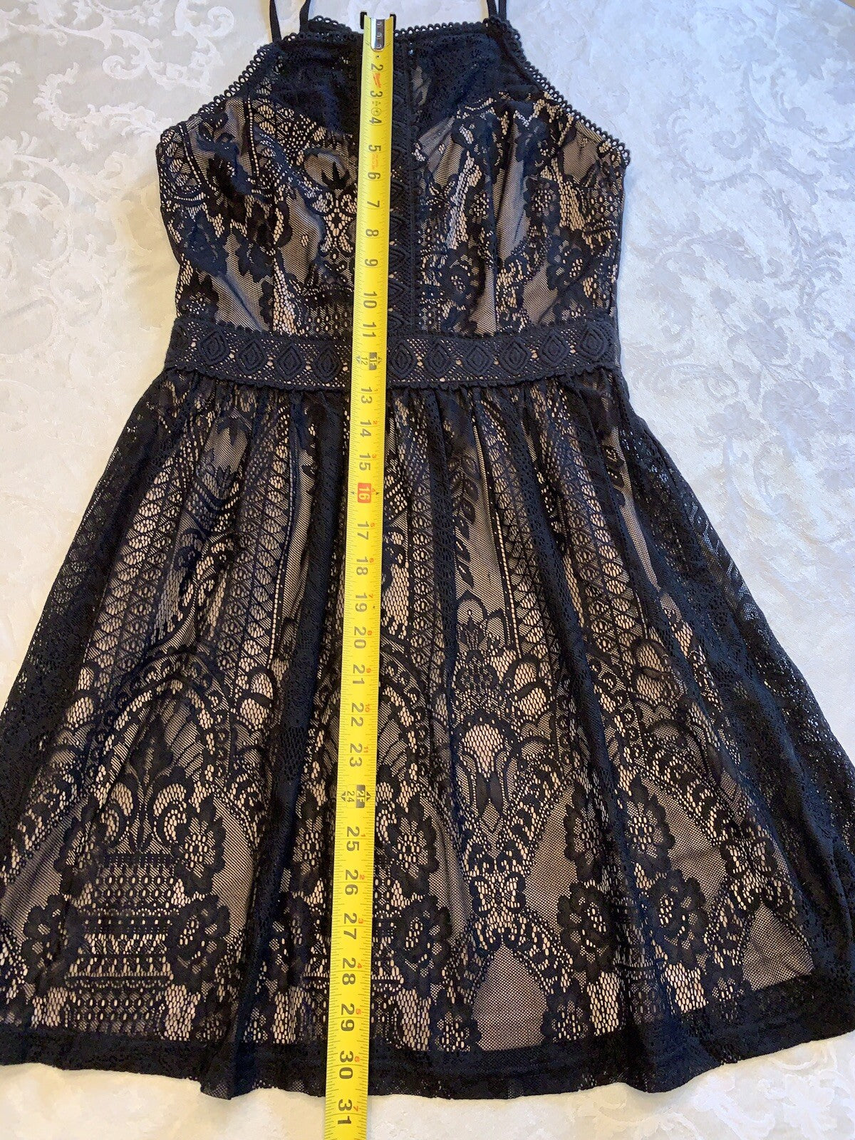 FRANCESCA’S Black Lace dress with overlay lining4