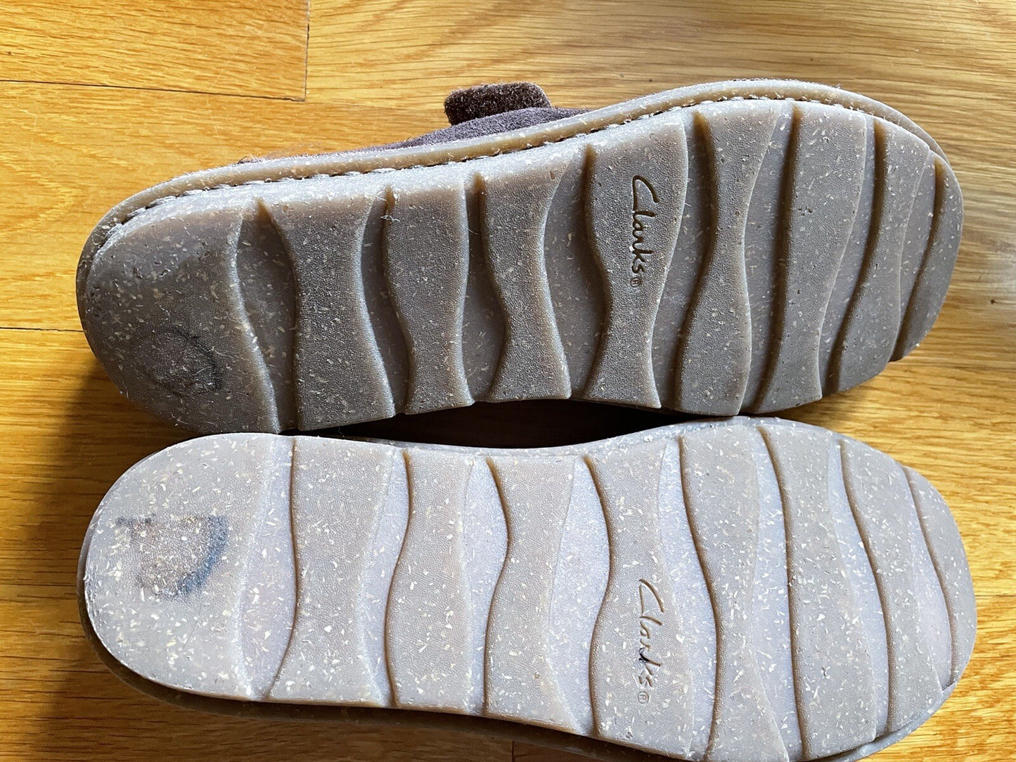 CLARKS Collection Soft Cushion Brown Suede Shoes, Size 7.56