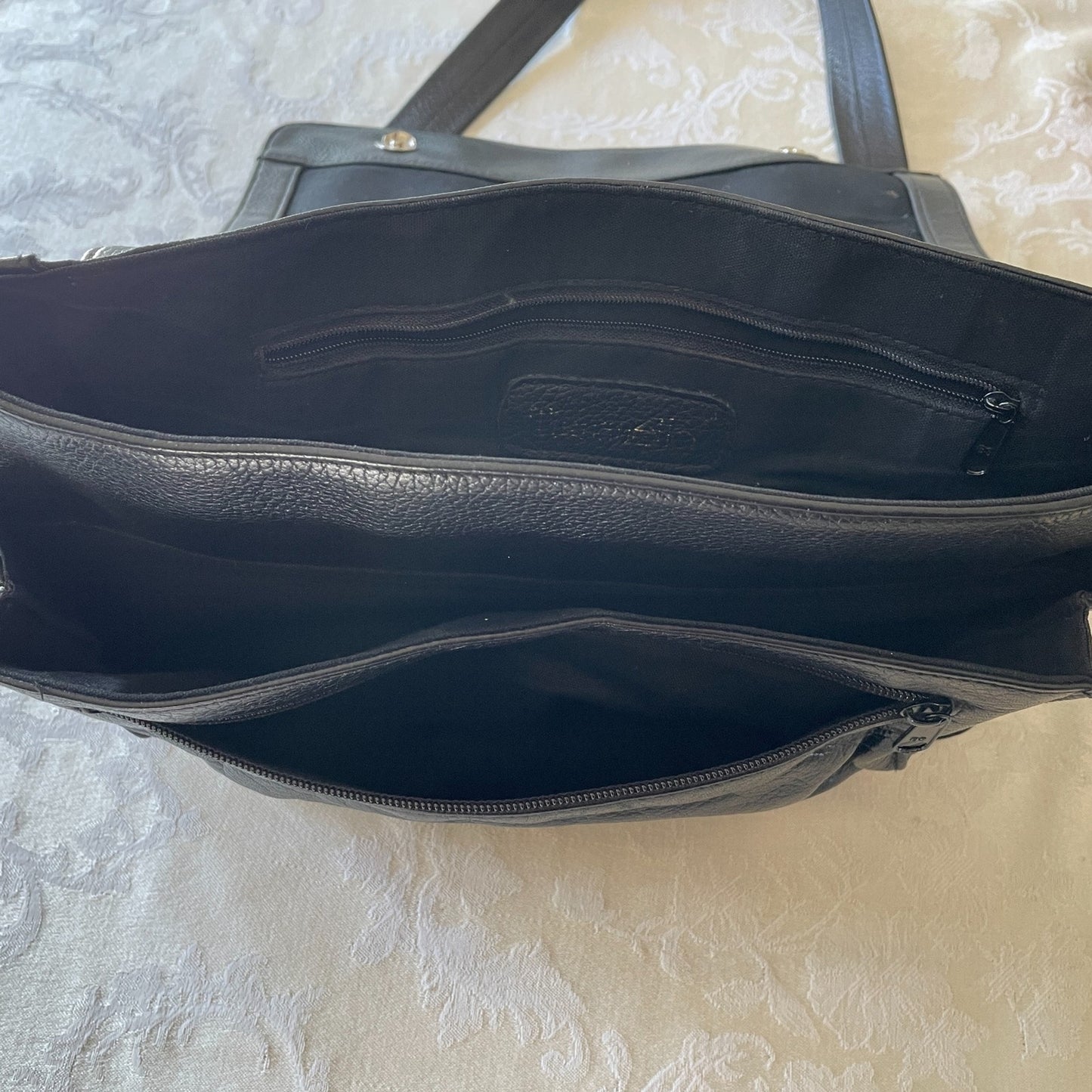 TIGNANELLO Black Genuine Leather Crossbody Bag with Flap Over 7
