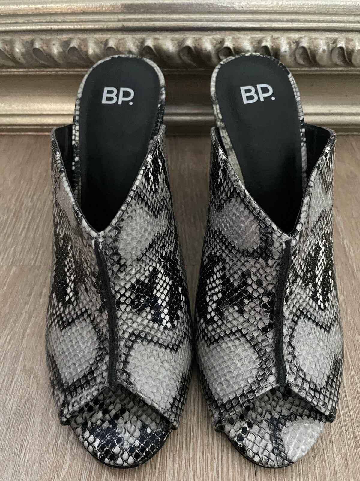 BP. TONI NWOT Natural Snake Faux Leather Mules, Size 7.51