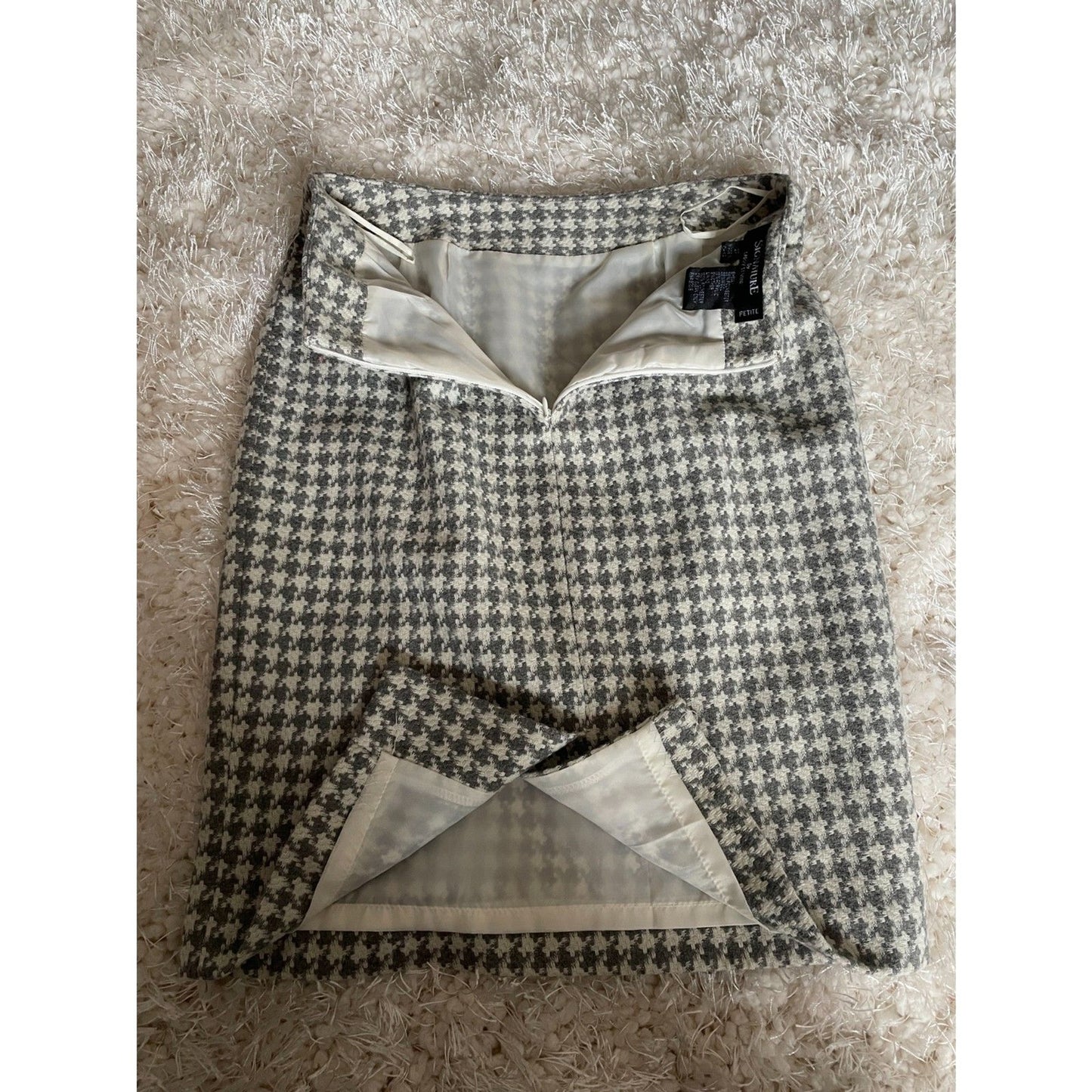 LARRY LEVINE Signature NWOT Soft Gray & Winter White Houndstooth Suit, Size 2P5