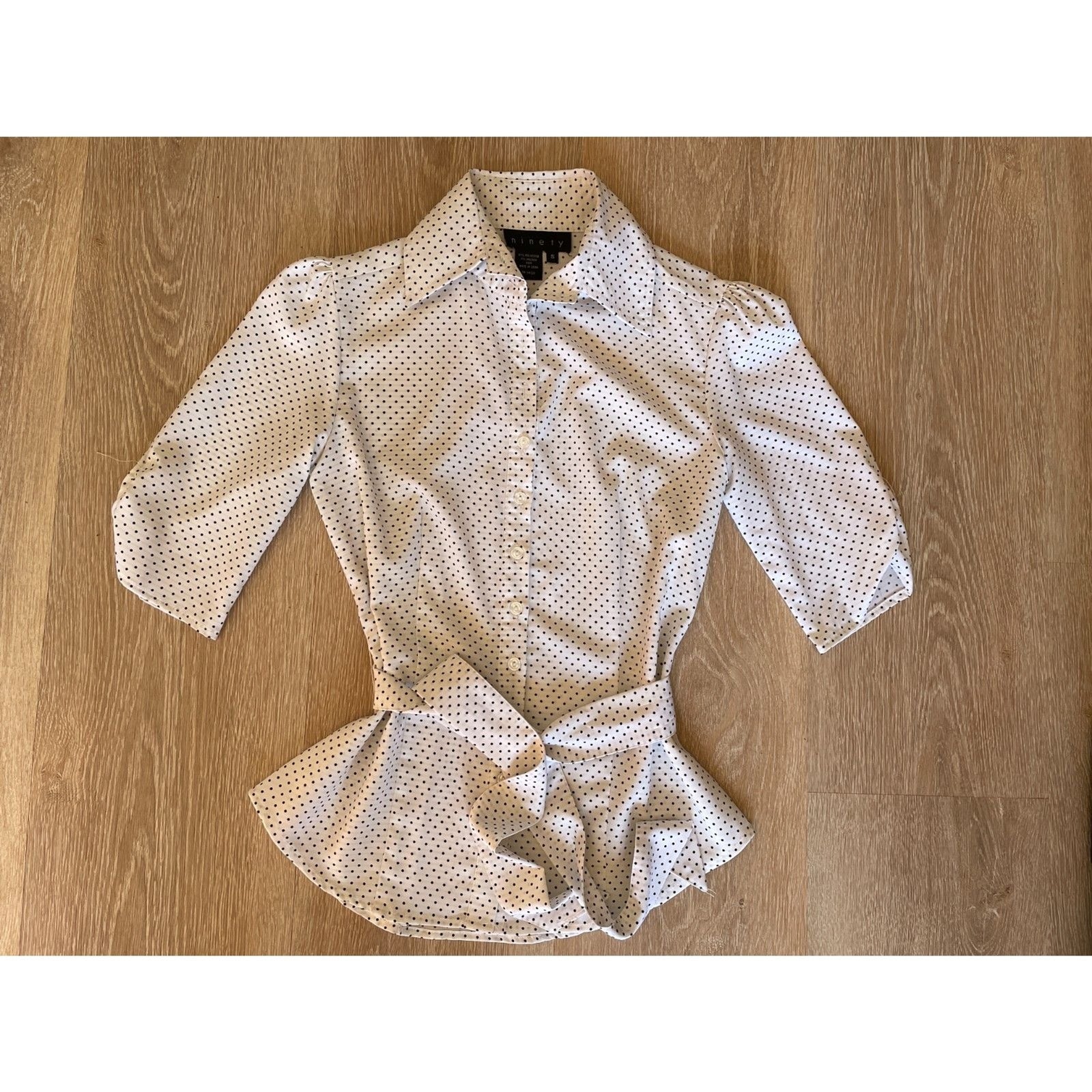 NINETY NWOT White & Black Polka Dot 3/4 Cinched Sleeve, Button Down, Size Small3