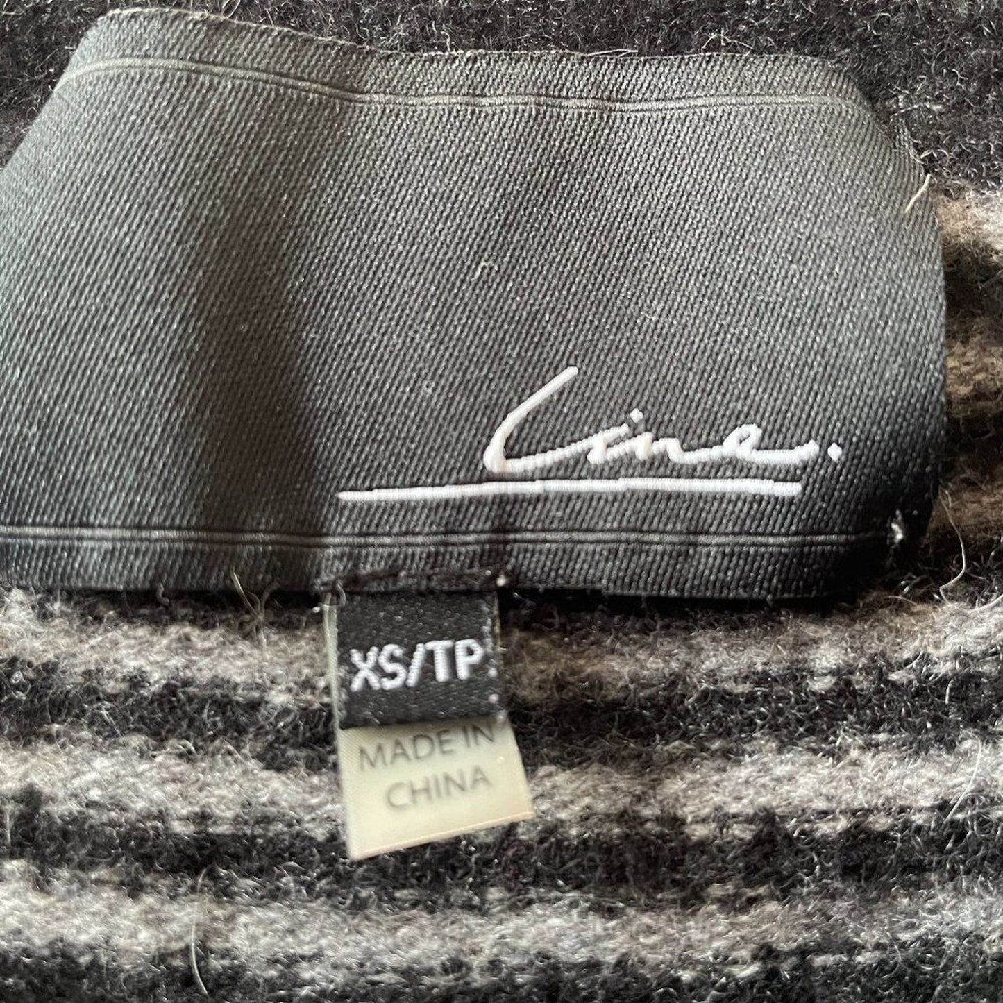LINE KNITWEAR INTERNATIONAL 100% Cashmere Crew Neck Sweater, XS3