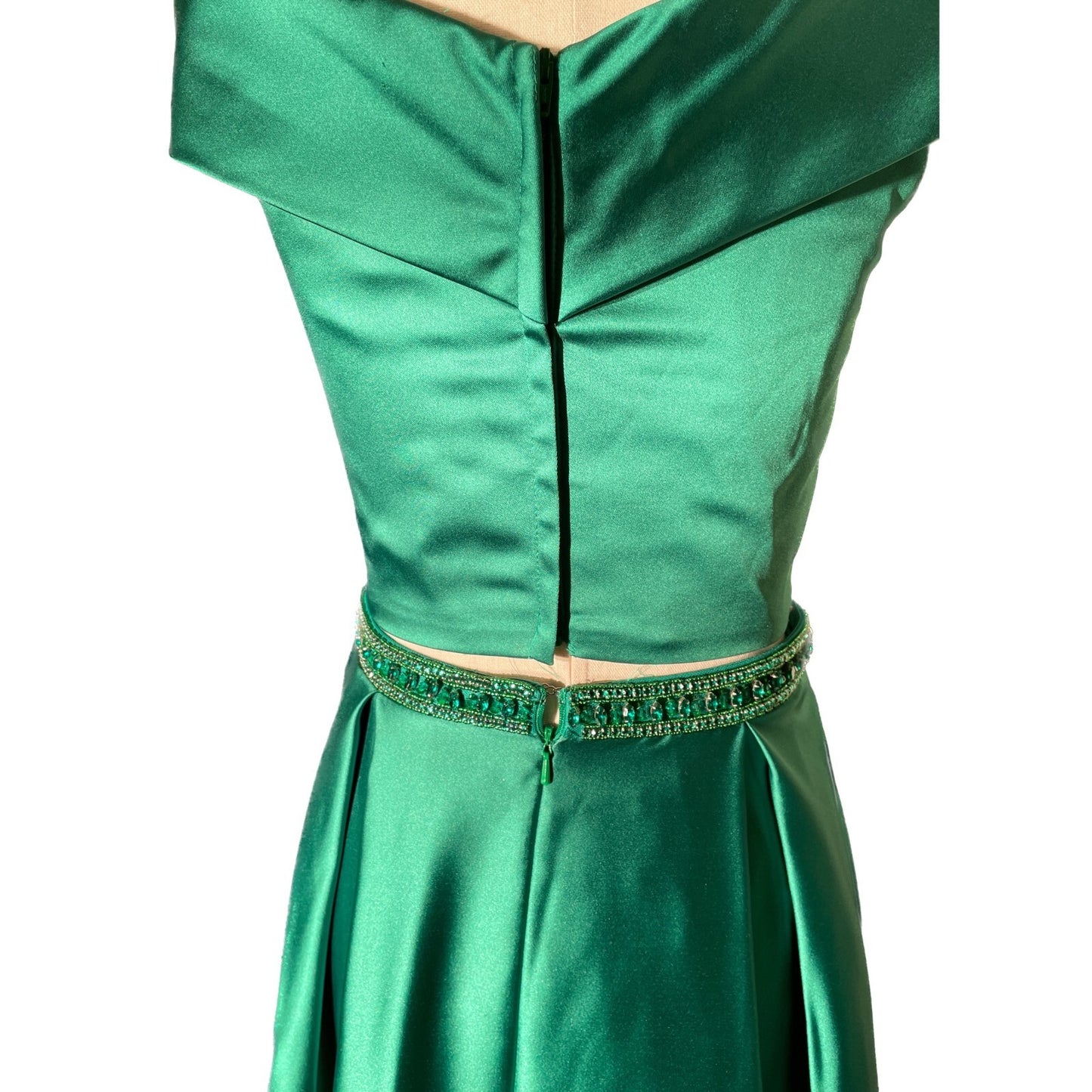 SHERRI HILL Emerald Green Long 2 Piece Prom Dress with Beaded Waist9