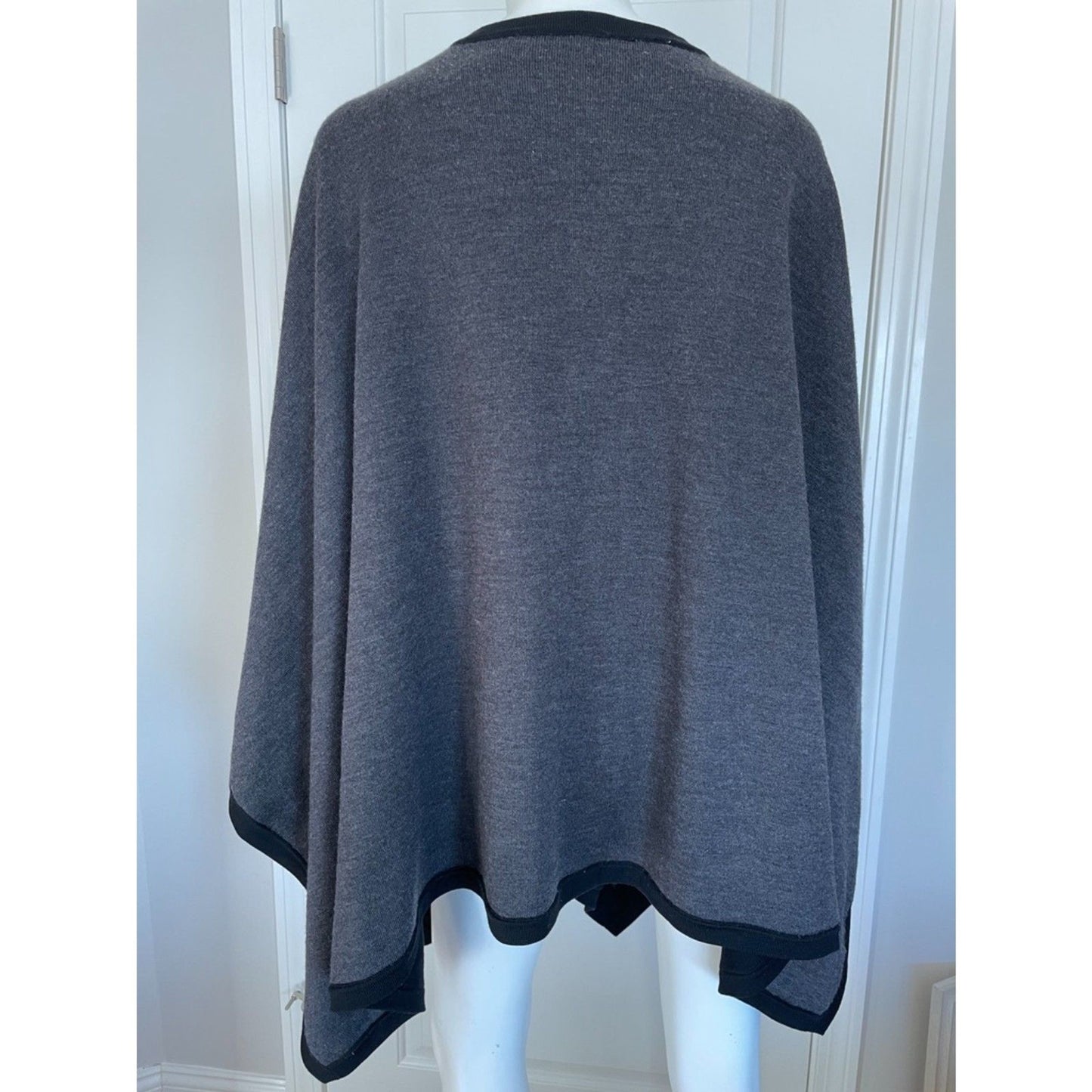 Beautiful black and Gray Reversible Wrap3