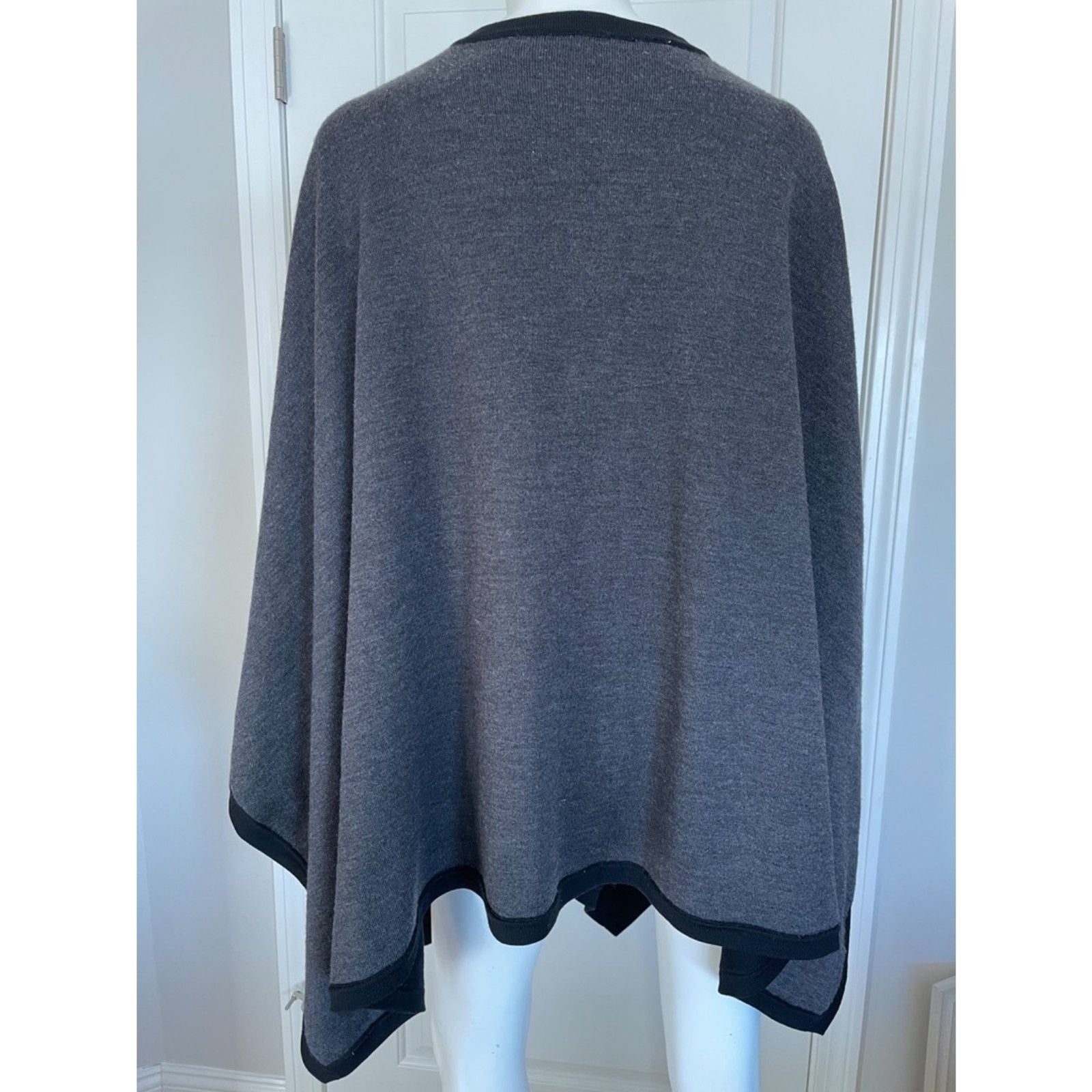Beautiful black and Gray Reversible Wrap3