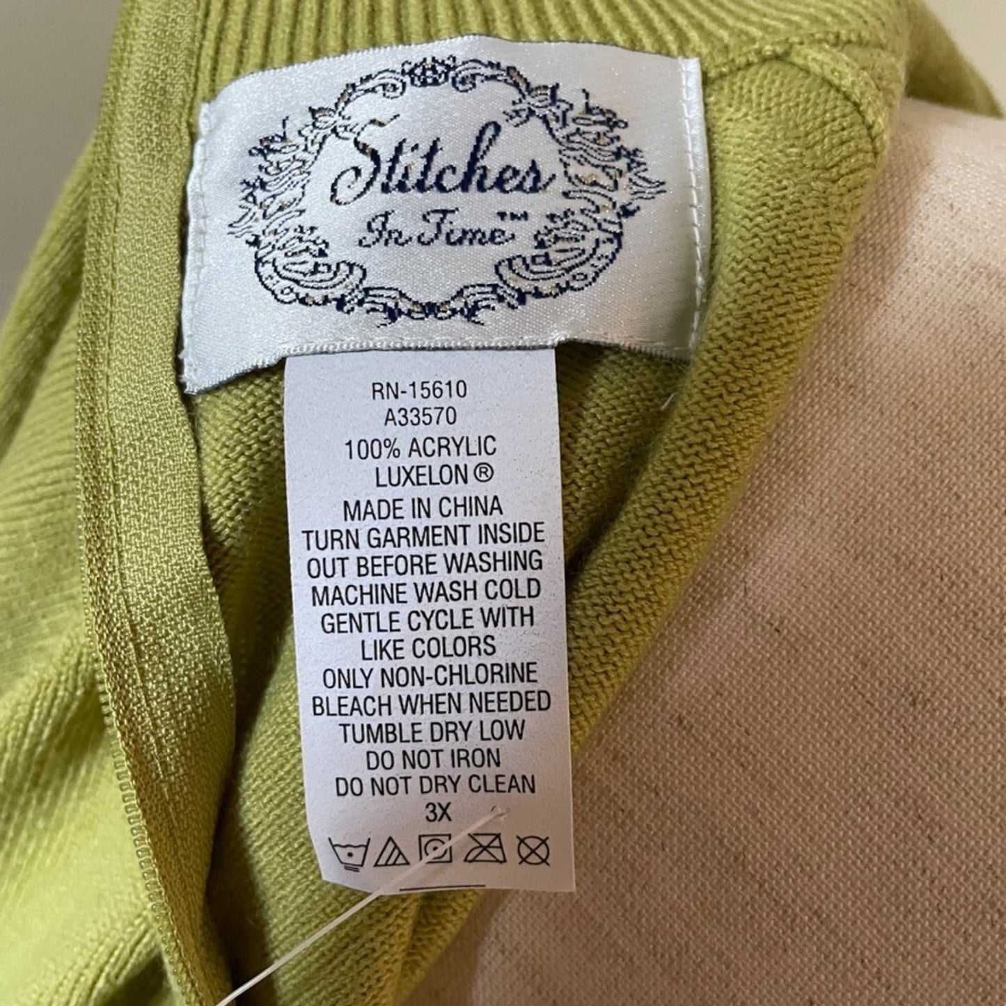 STITCHES IN TIME New Mock Neck Pea Green Sweater, Size 3X4
