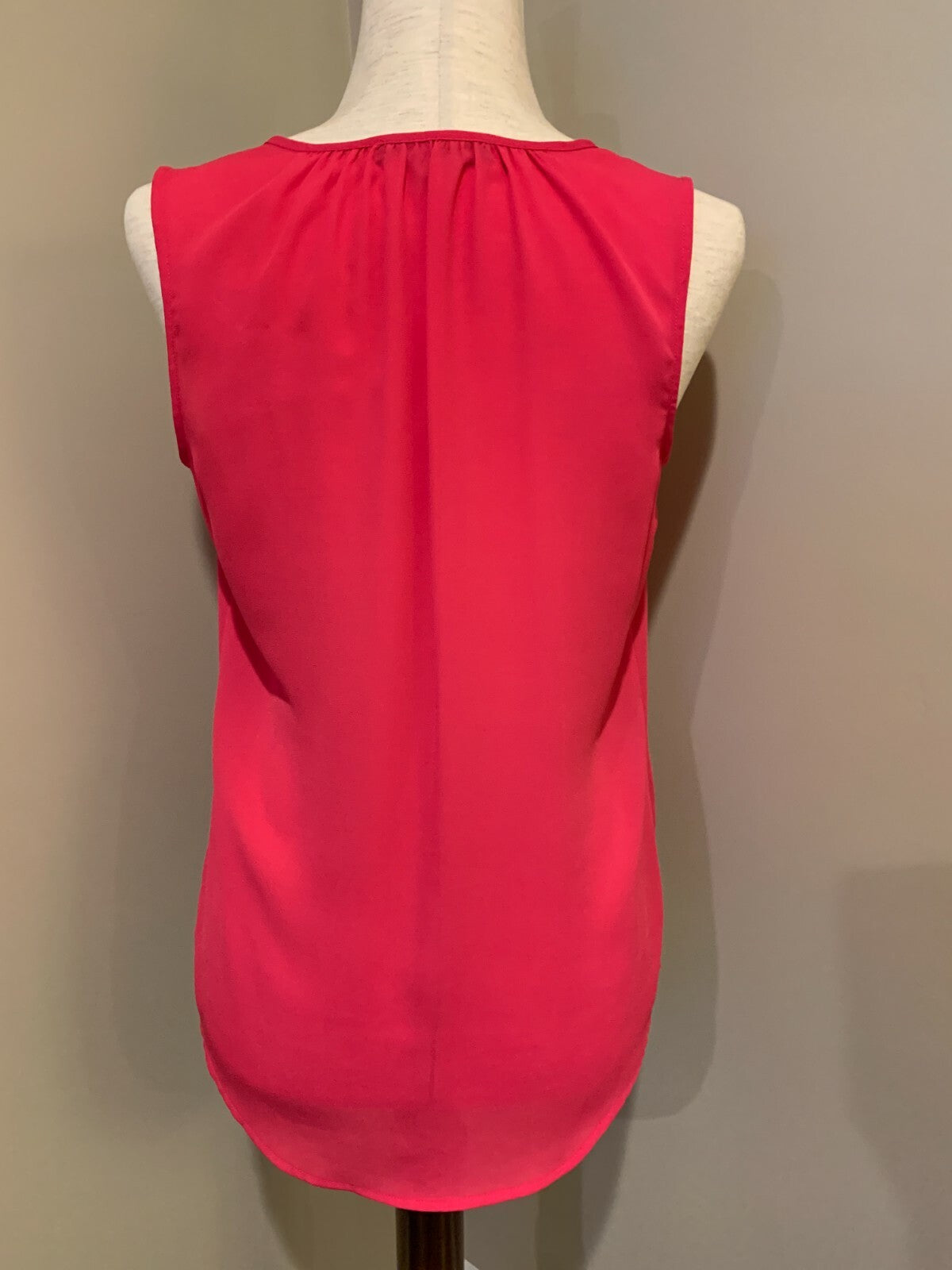 ROSE & OLIVE Fuchsia Tank w/tassel, Size XS2
