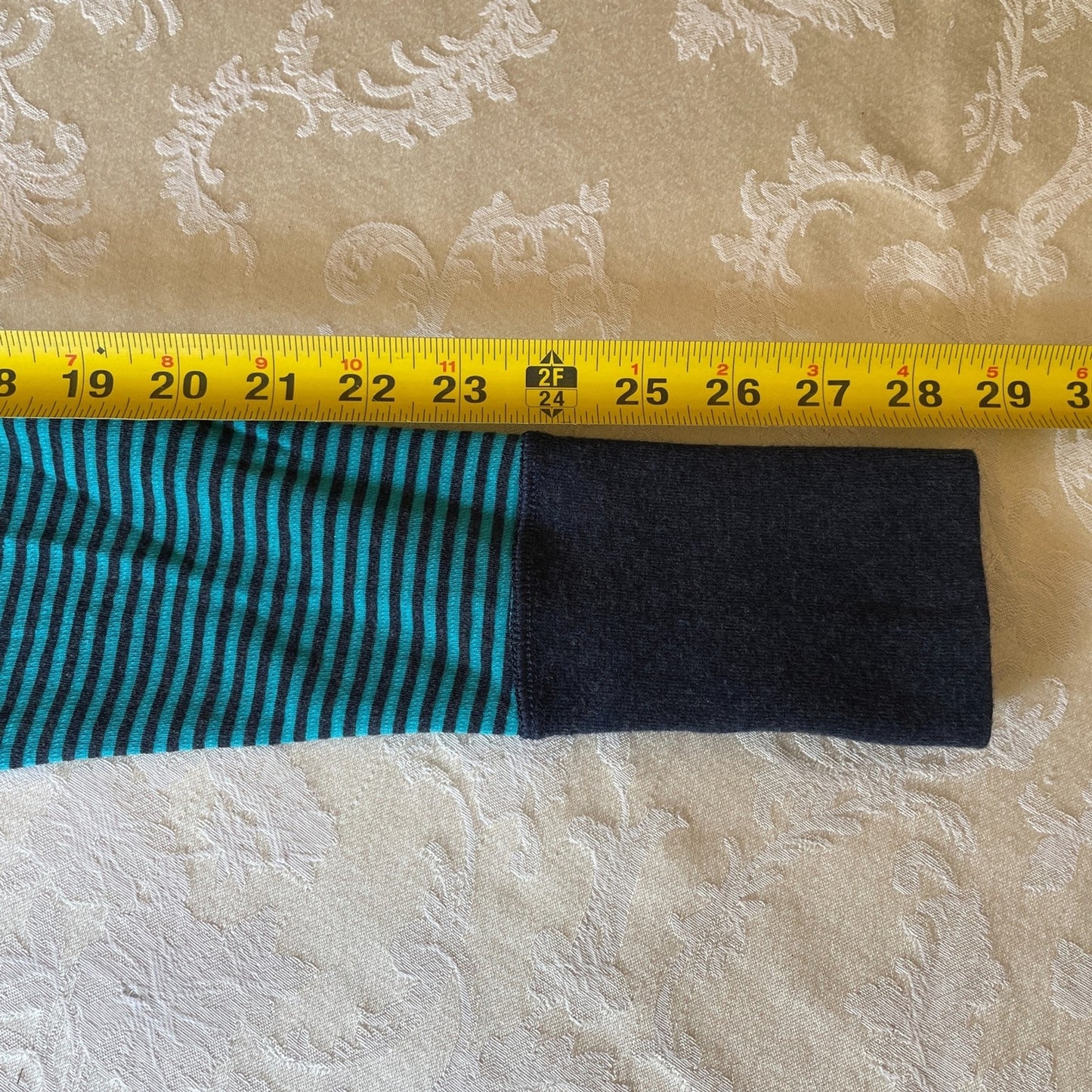 LULULEMON Reversible Green & Blue Stripe Pullover, Size Small10