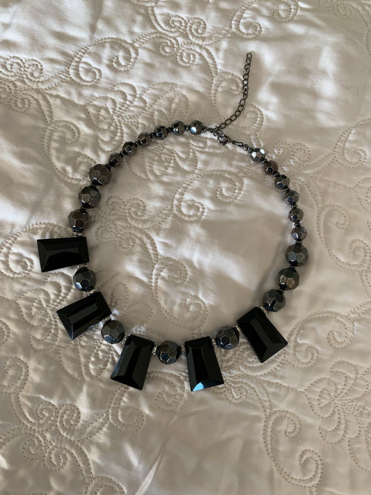 Vintage Black Chunky Necklace with Rhinestones0
