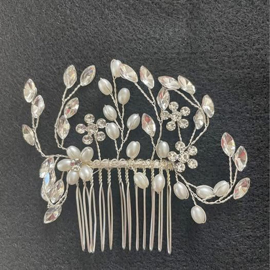 Beautiful Silver, Pearl, and Rhinestone Wedding hair comb0