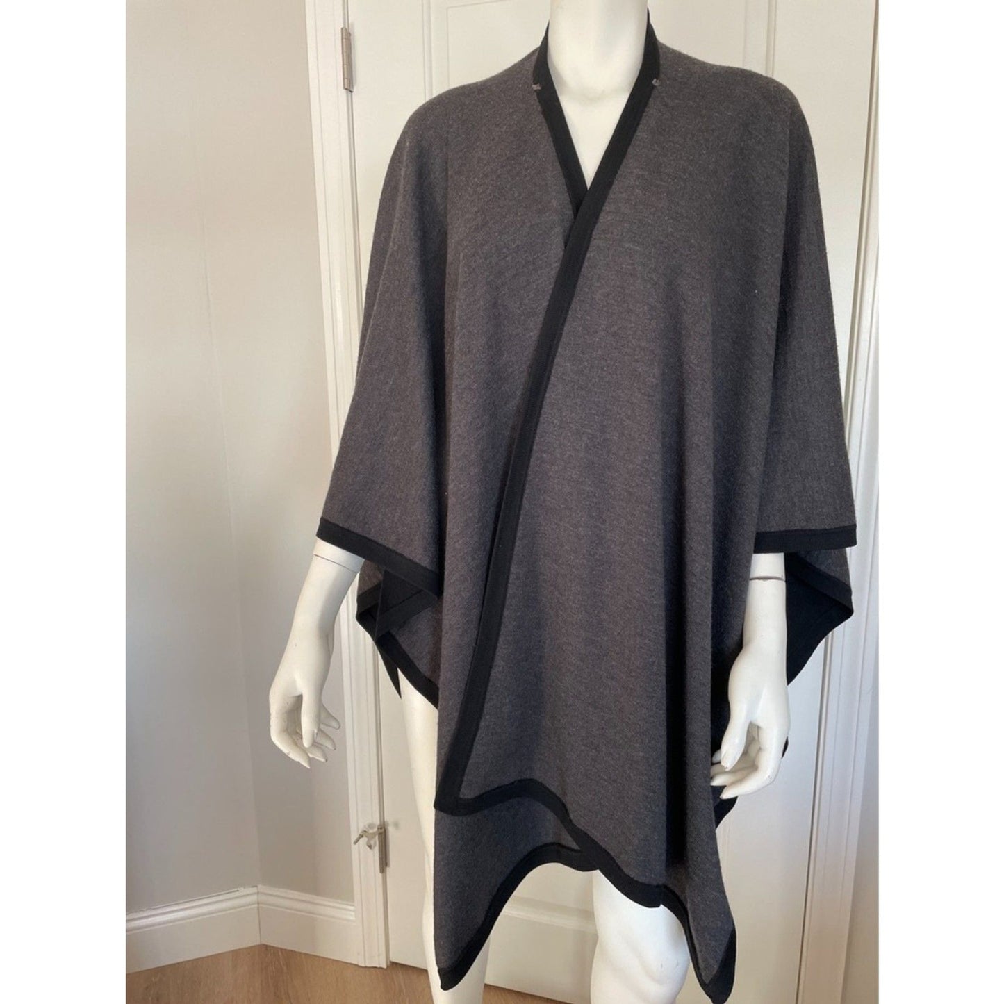 Beautiful black and Gray Reversible Wrap0