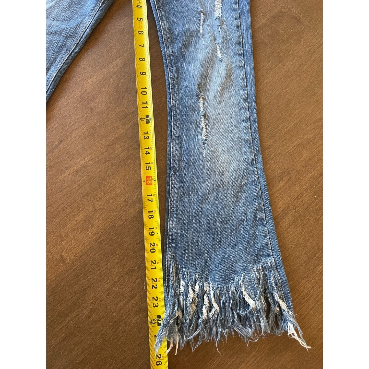 ZARA TRAFALUC New Jeans w/Embroidered Flowers and Frayed Ankles, Size US 07
