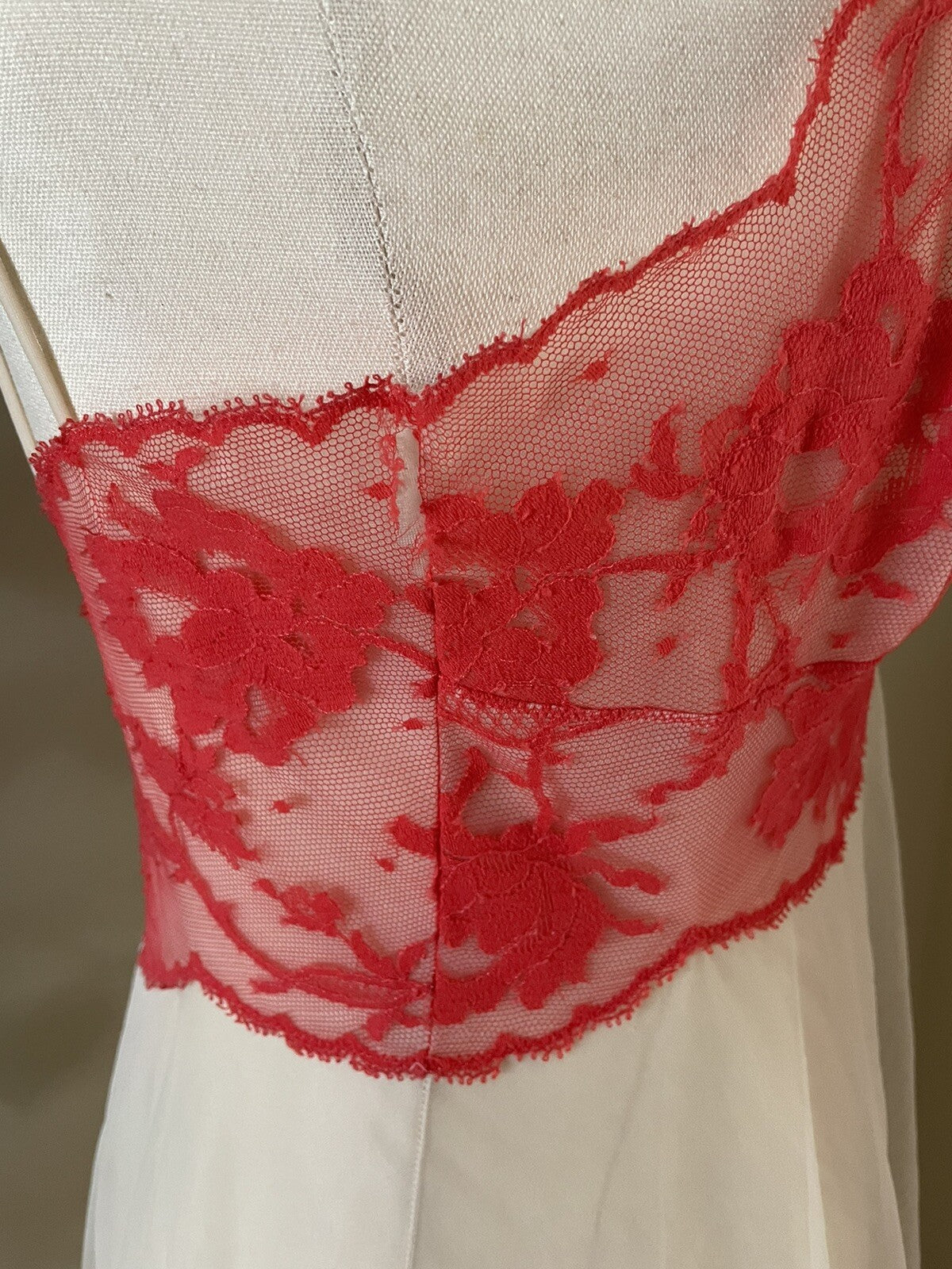VANITY FAIR Vintage Long Chiffon & Lace Nightgown5