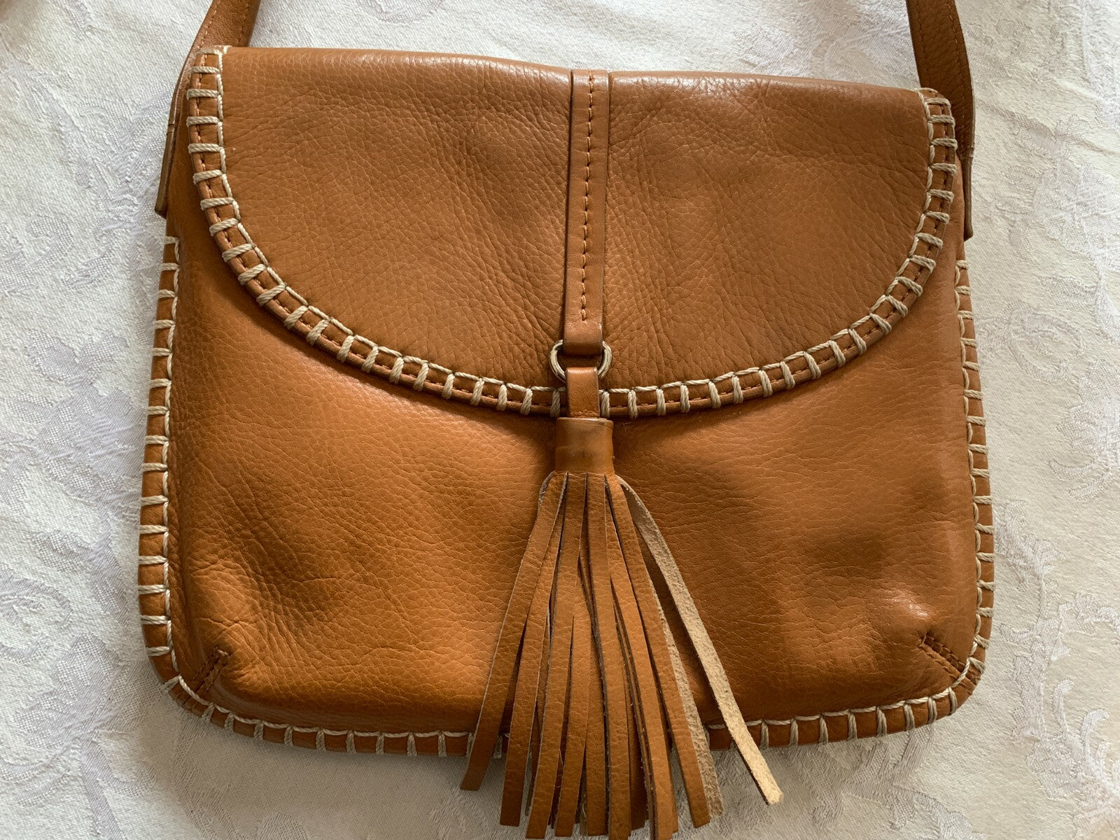 CLARKS Leather Crossbody bag with tassel2