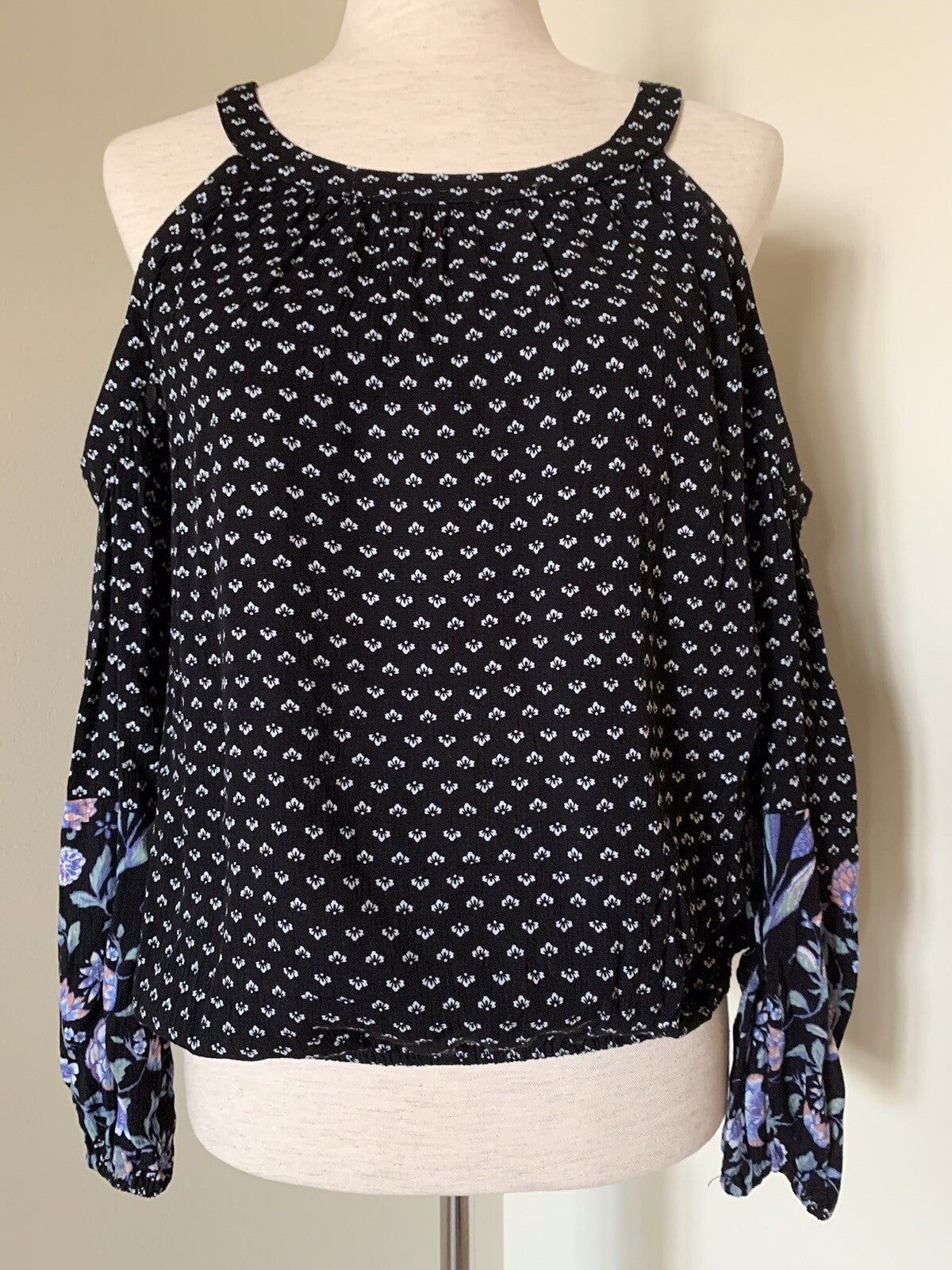 LOVE, FIRE Long Sleeve Cold Shoulder Black/White and Floral Top, Size PS1