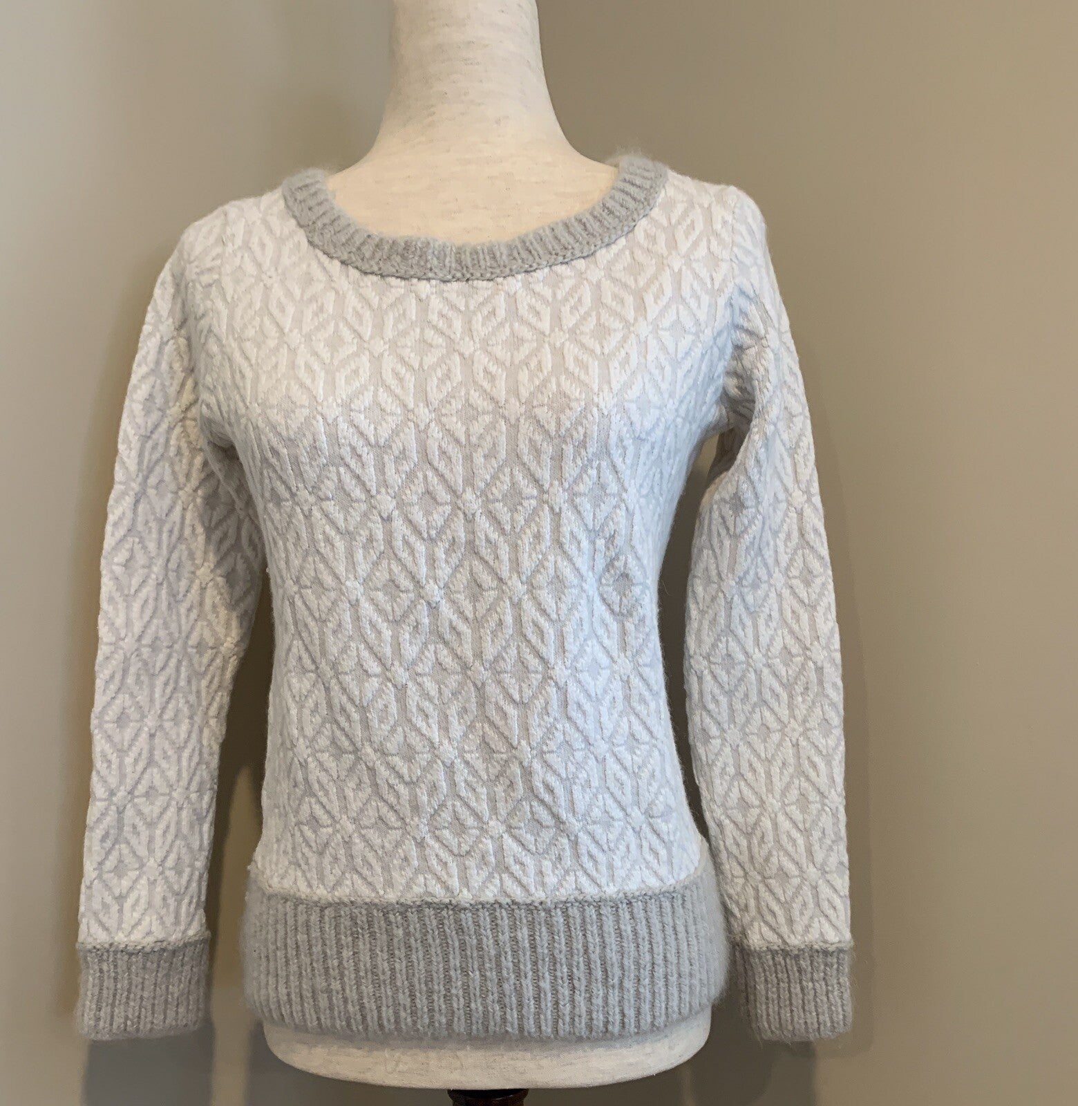 LOFT Winter White & Grey Cotton blend Sweater0