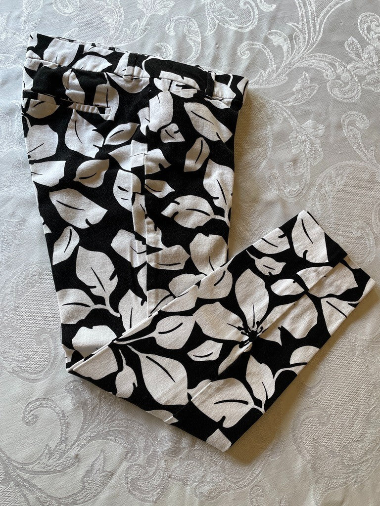 OLD NAVY Diva Bold Black and White Foral Print Cotton Pants, Size 60