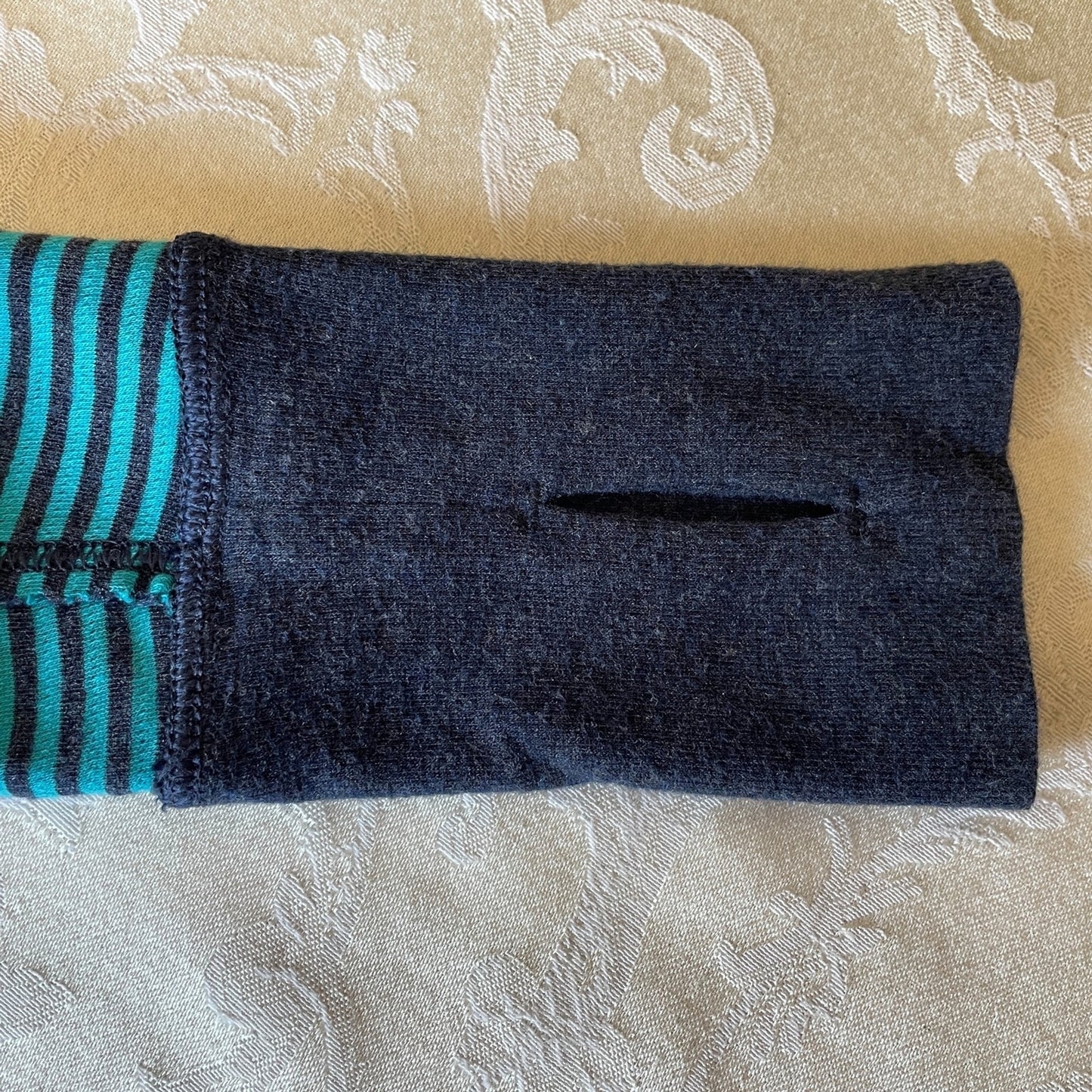 LULULEMON Reversible Green & Blue Stripe Pullover, Size Small8