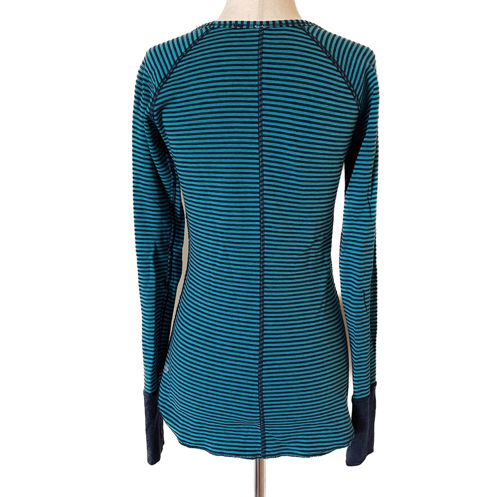 LULULEMON Reversible Green & Blue Stripe Pullover, Size Small5