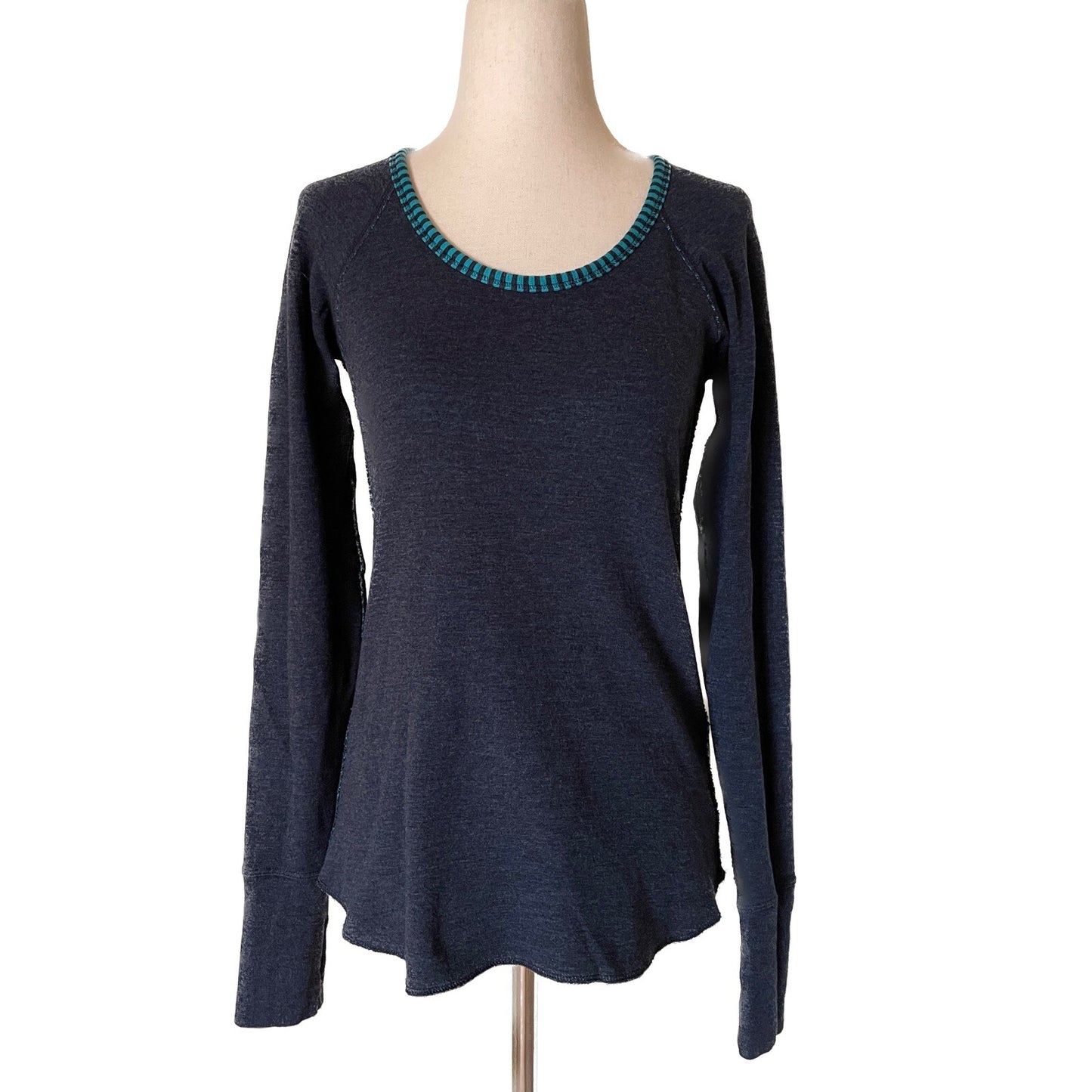 LULULEMON Reversible Green & Blue Stripe Pullover, Size Small2
