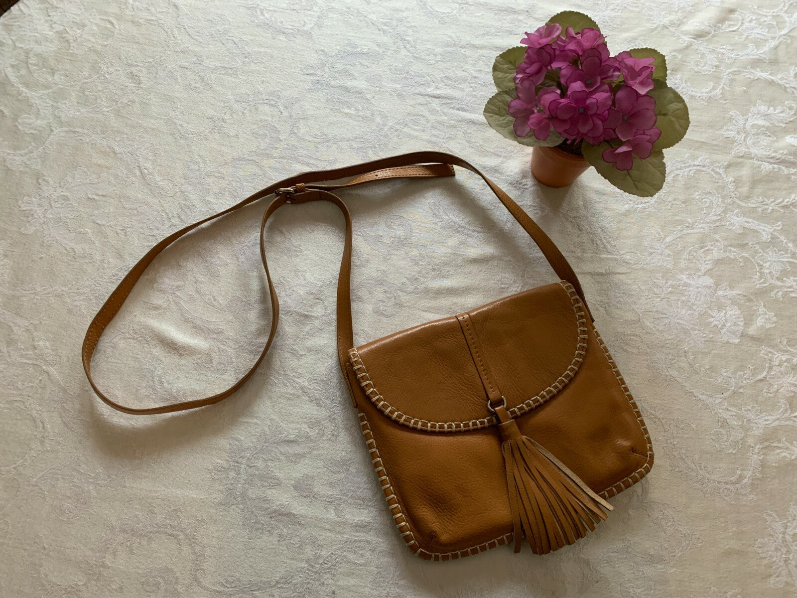 CLARKS Leather Crossbody bag with tassel0