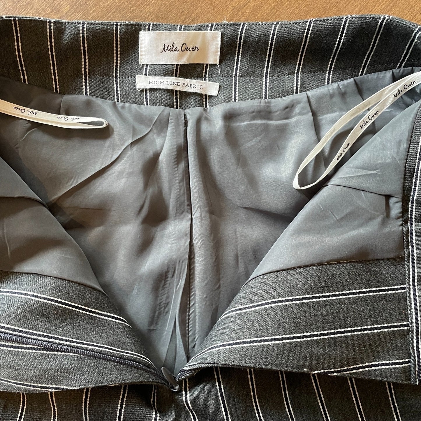 MILA OWEN New Women's Gray High Line Fabric Pinstripe Pleated Pants, Size 05