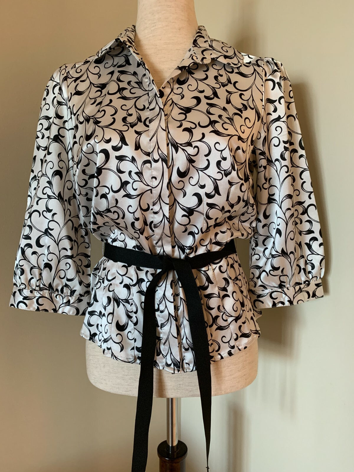 Classic White & Black Swirl Blouse with Ribbon Tie, Size Small0