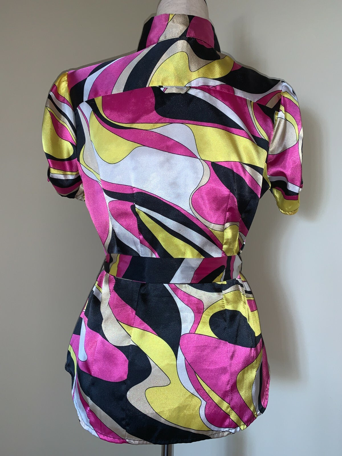 VIOLET & CLAIRE Multi-Color Short Sleeve Button Down Blouse3