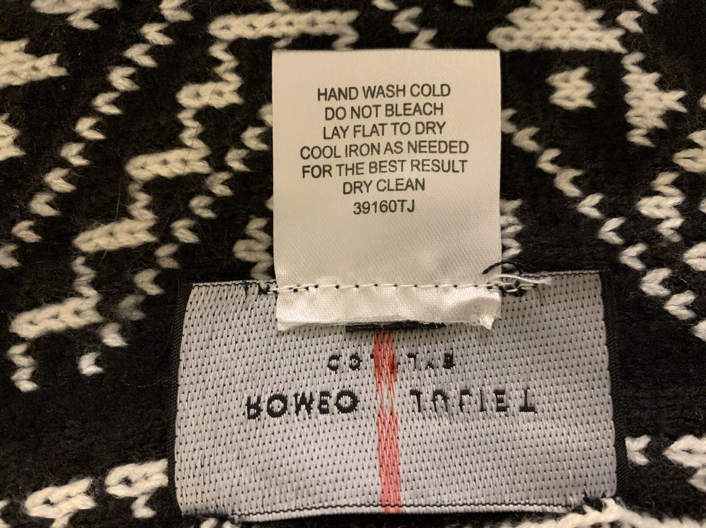 Reversible Black/White Asymmetrical Warm Sweater5