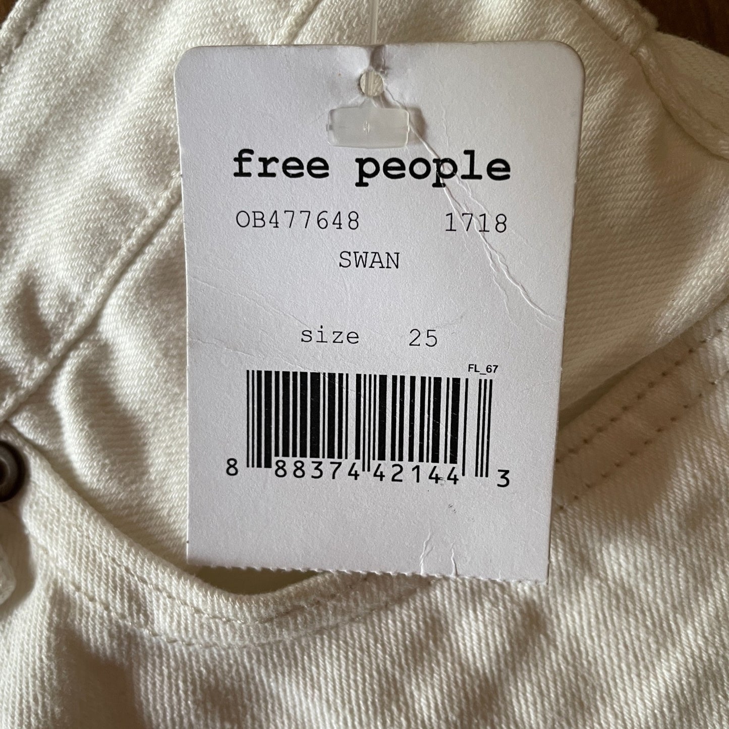 FREE PEOPLE New Off-White Jean Frayed Shorts, Size 254