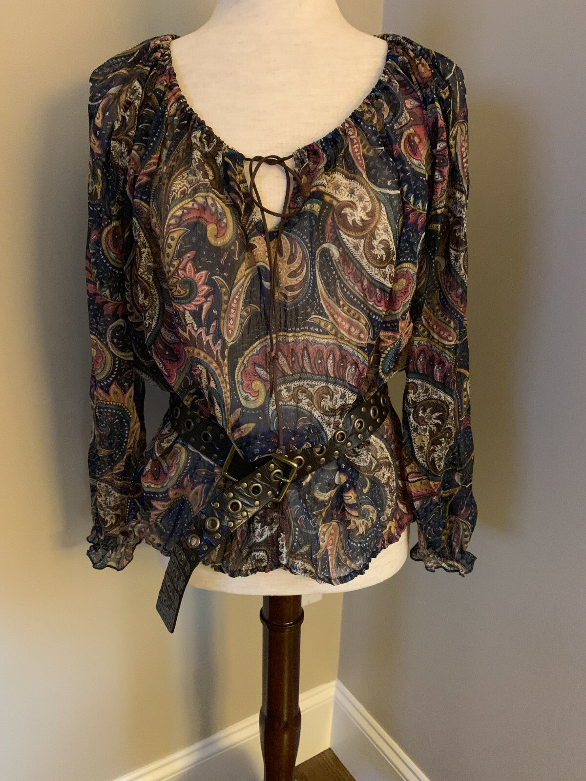 FIRE LOS ANGELES Feminine Navy & Pink Paisley Blouse, Size S0