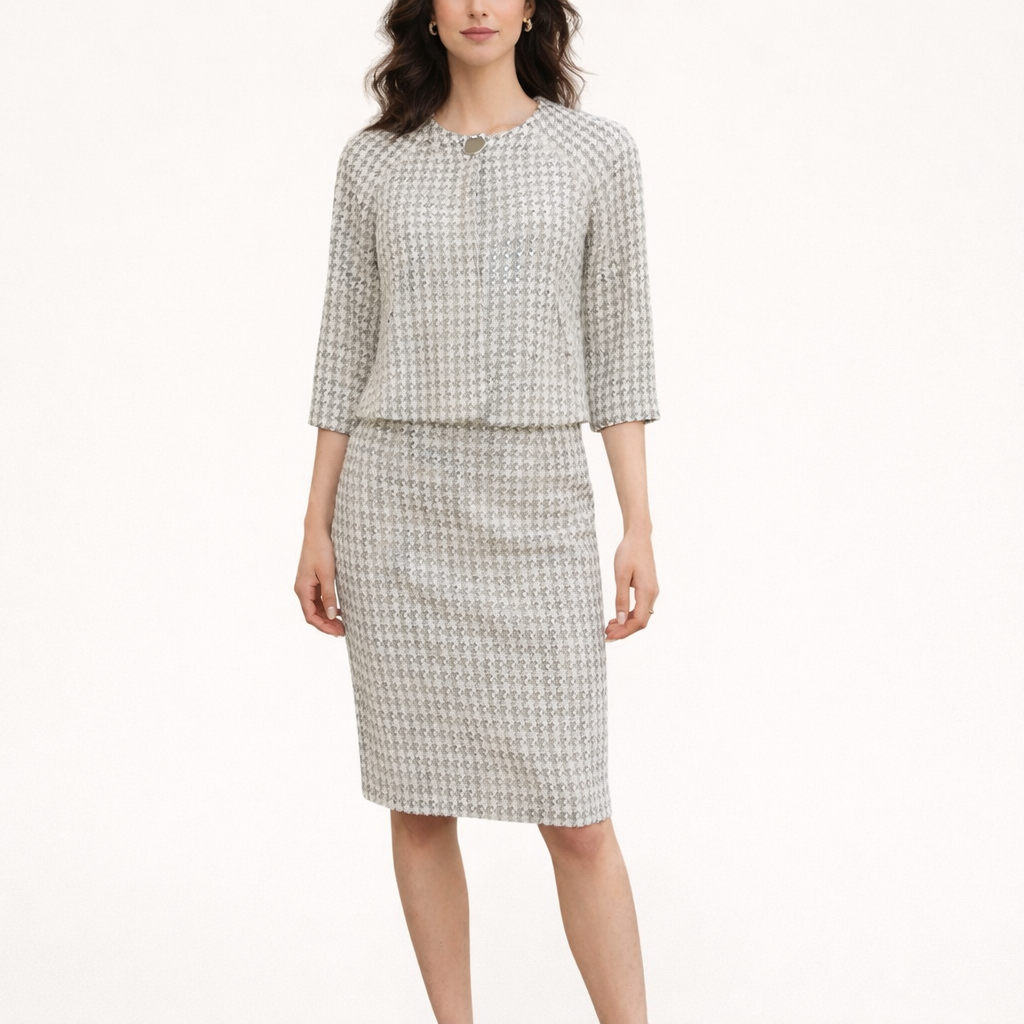 SIGNATURE by Larry Levine Soft Gray & Winter White Houndstooth Suit – Size 2P