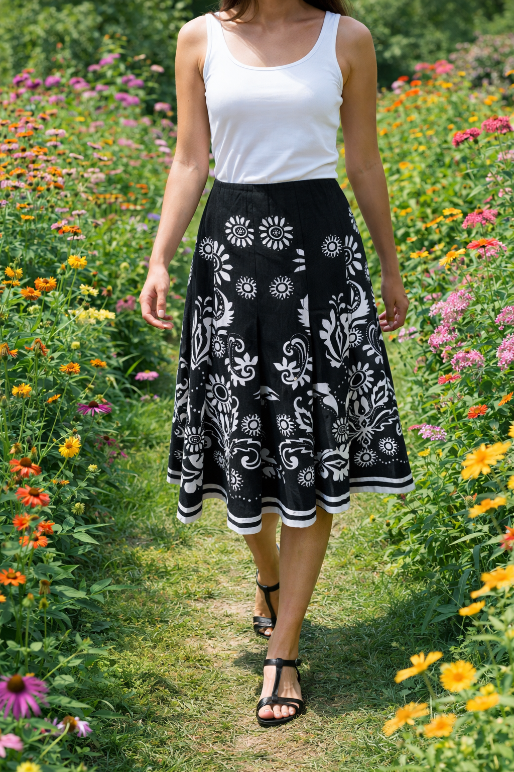 TRIBAL Black & White Cotton Pleated Skirt – Size 6