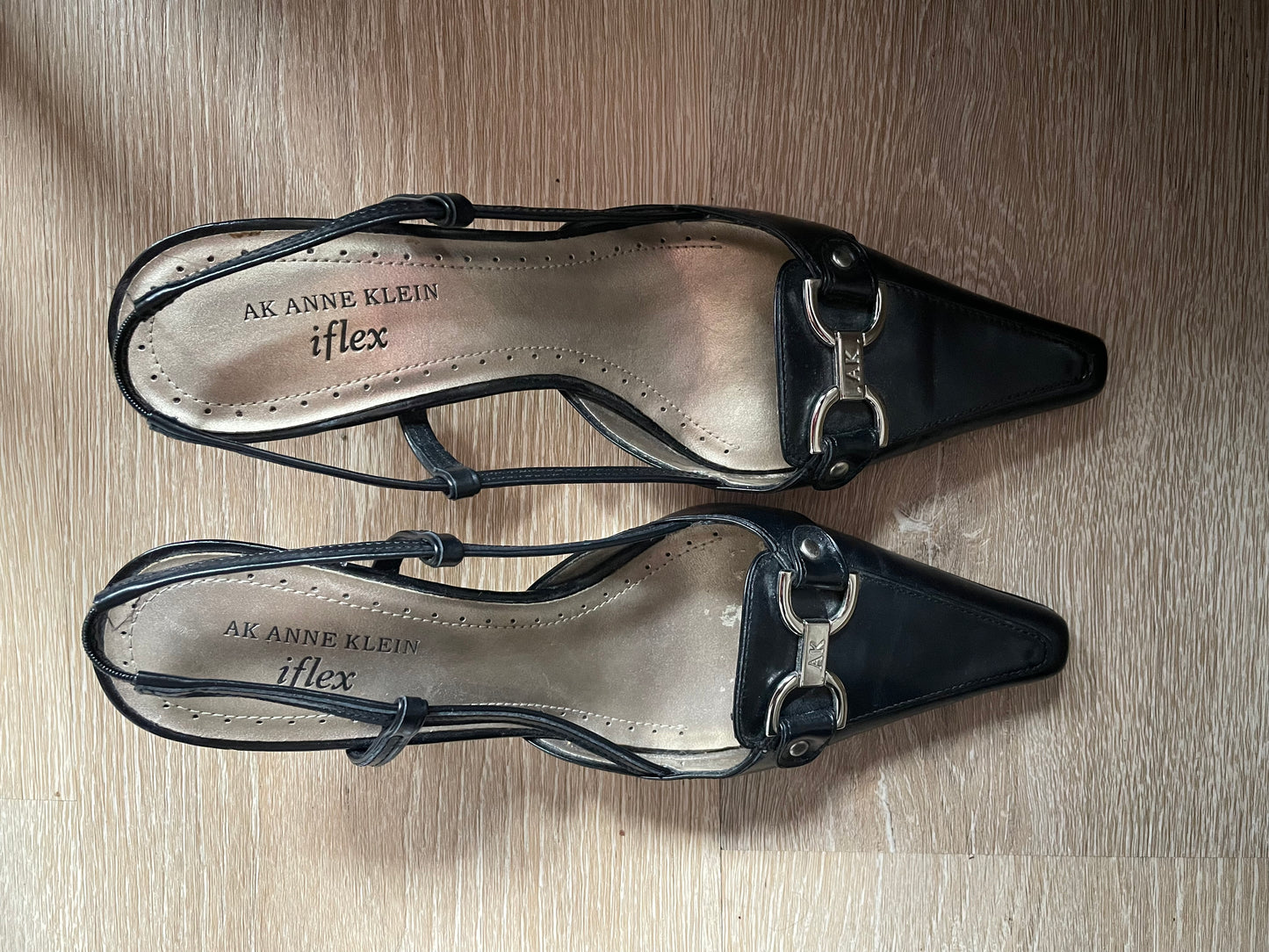 AK Anne Klein iFlex Mamacquirem Black Leather Slingback Heels - Size 7.5 M