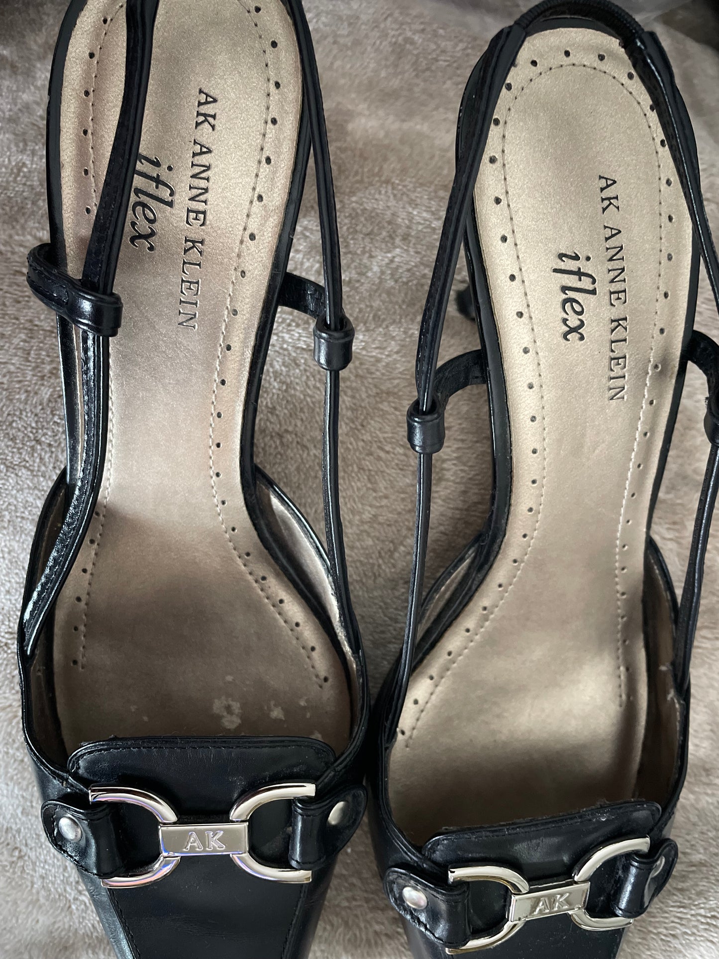 AK Anne Klein iFlex Mamacquirem Black Leather Slingback Heels - Size 7.5 M