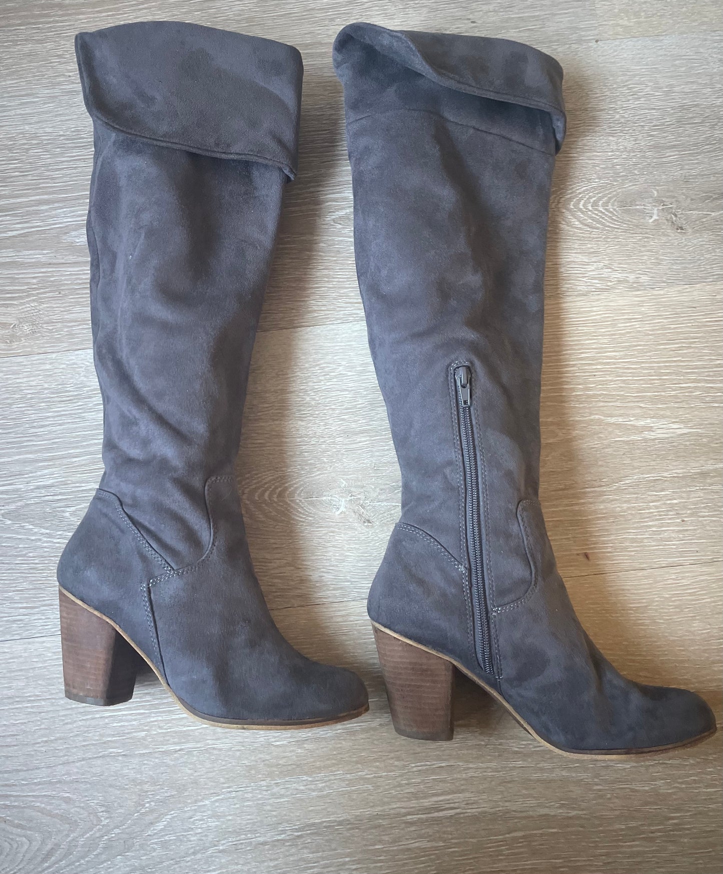 MOSSIMO Gray Over-the-Knee Suede Boots, Block Heel - Size 7.5