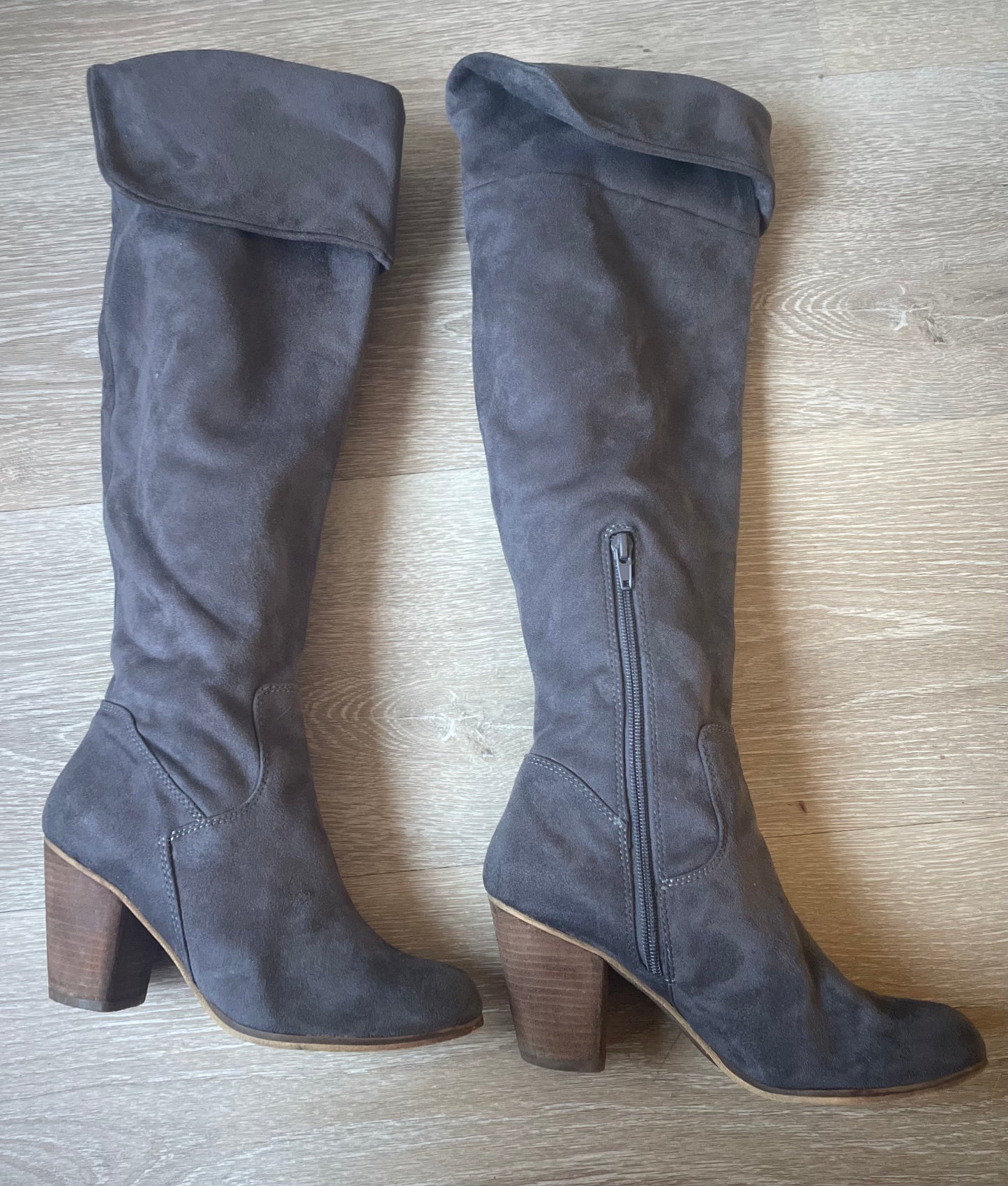 MOSSIMO Gray Over-the-Knee Suede Boots, Block Heel - Size 7.5